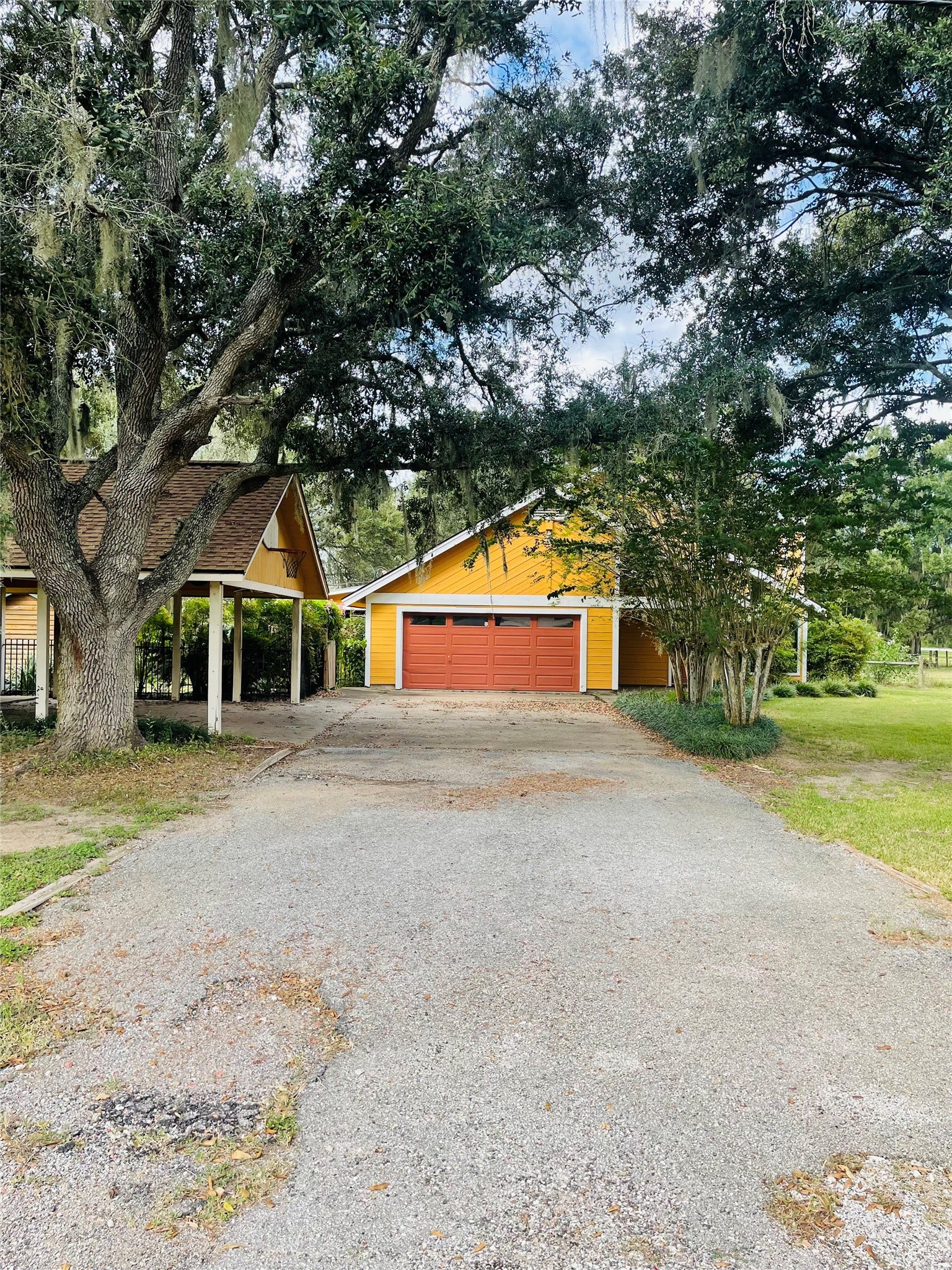 5610 County Road 823, West Columbia, TX 77486 5610 County Road 823, West Columbia, TX 77486