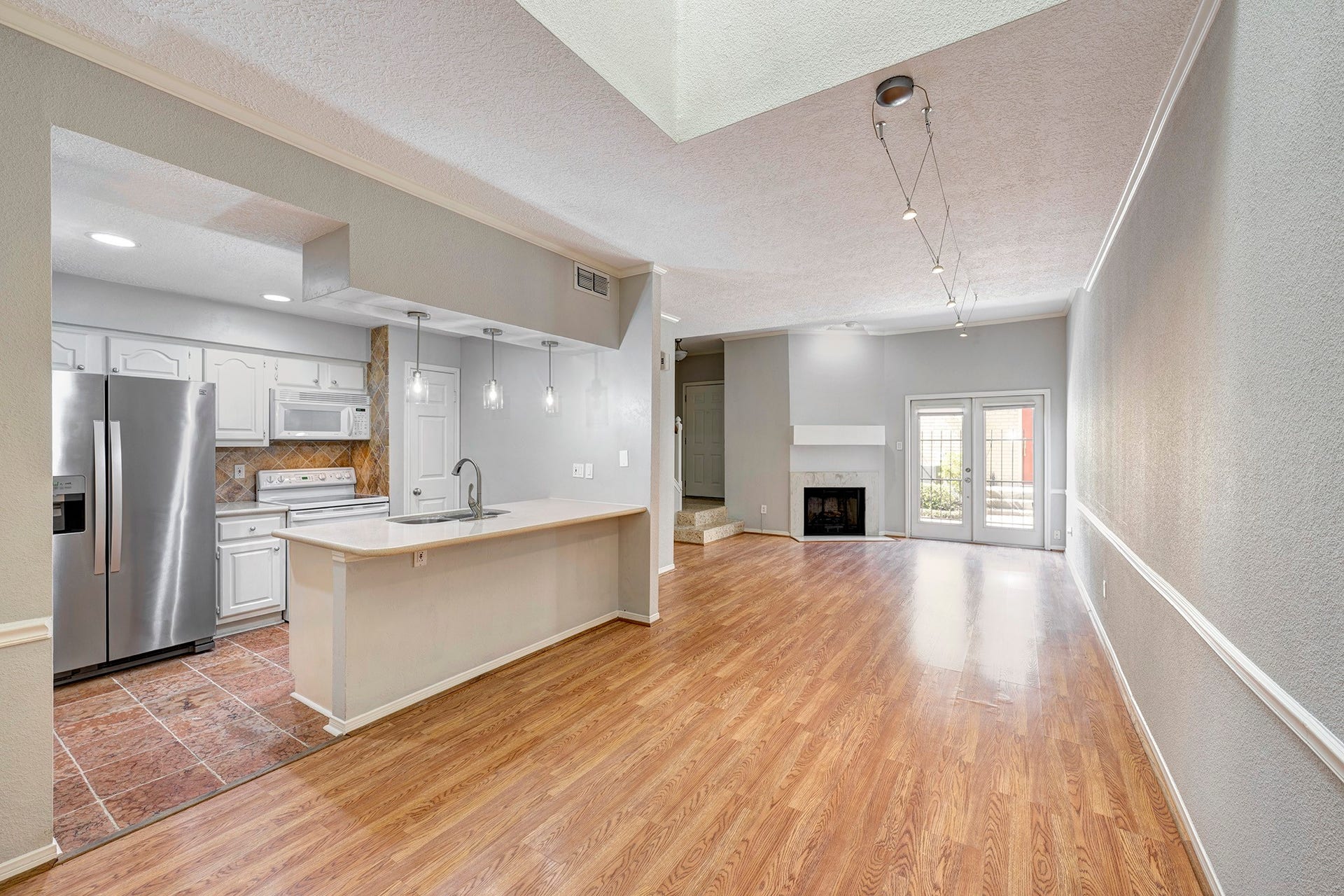 Delightful ,sparkling, clean ,renovated home in an unstoppable location!
