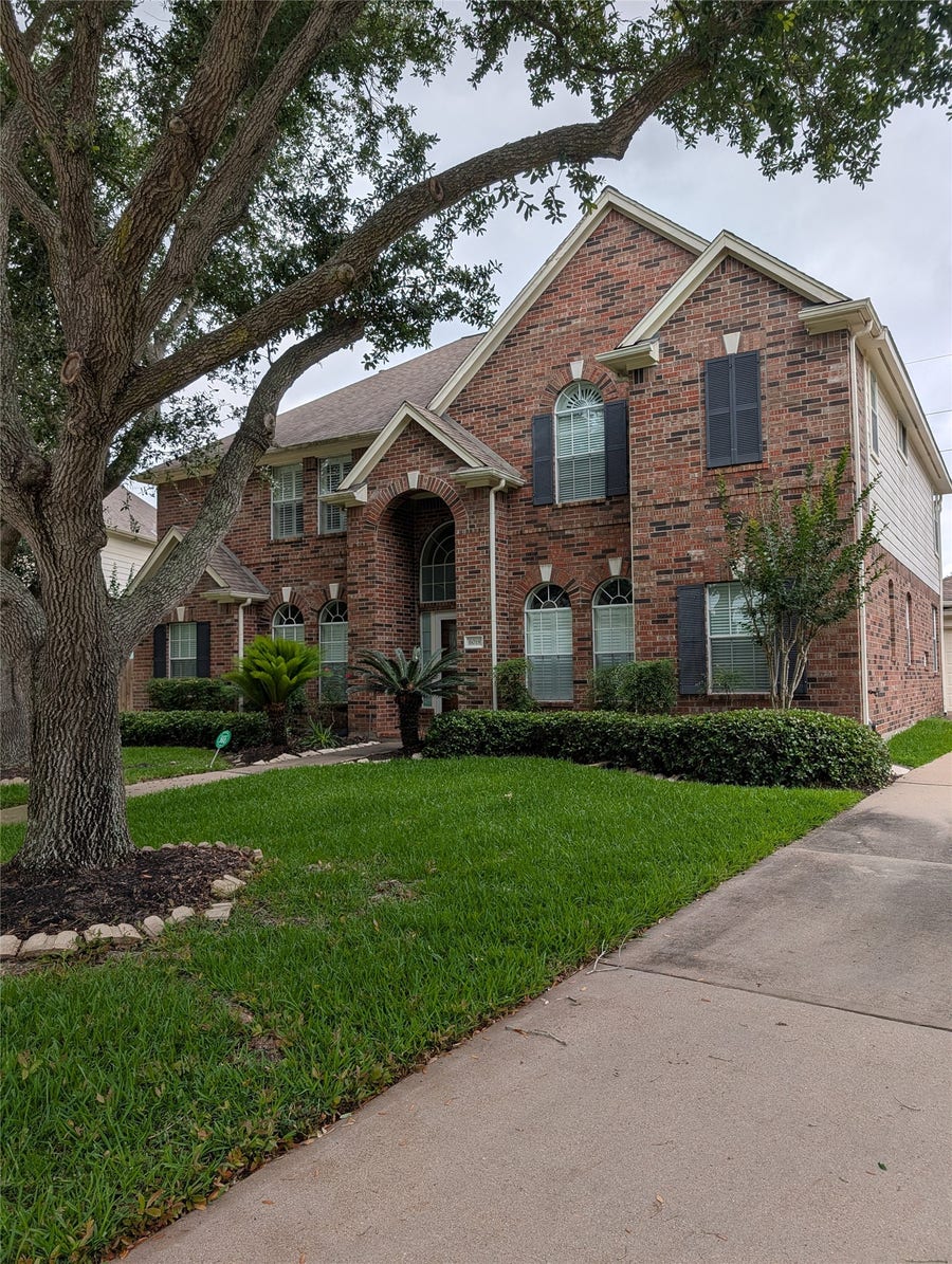 Property photo for 6018 Briar Hill Court, Sugar Land, TX