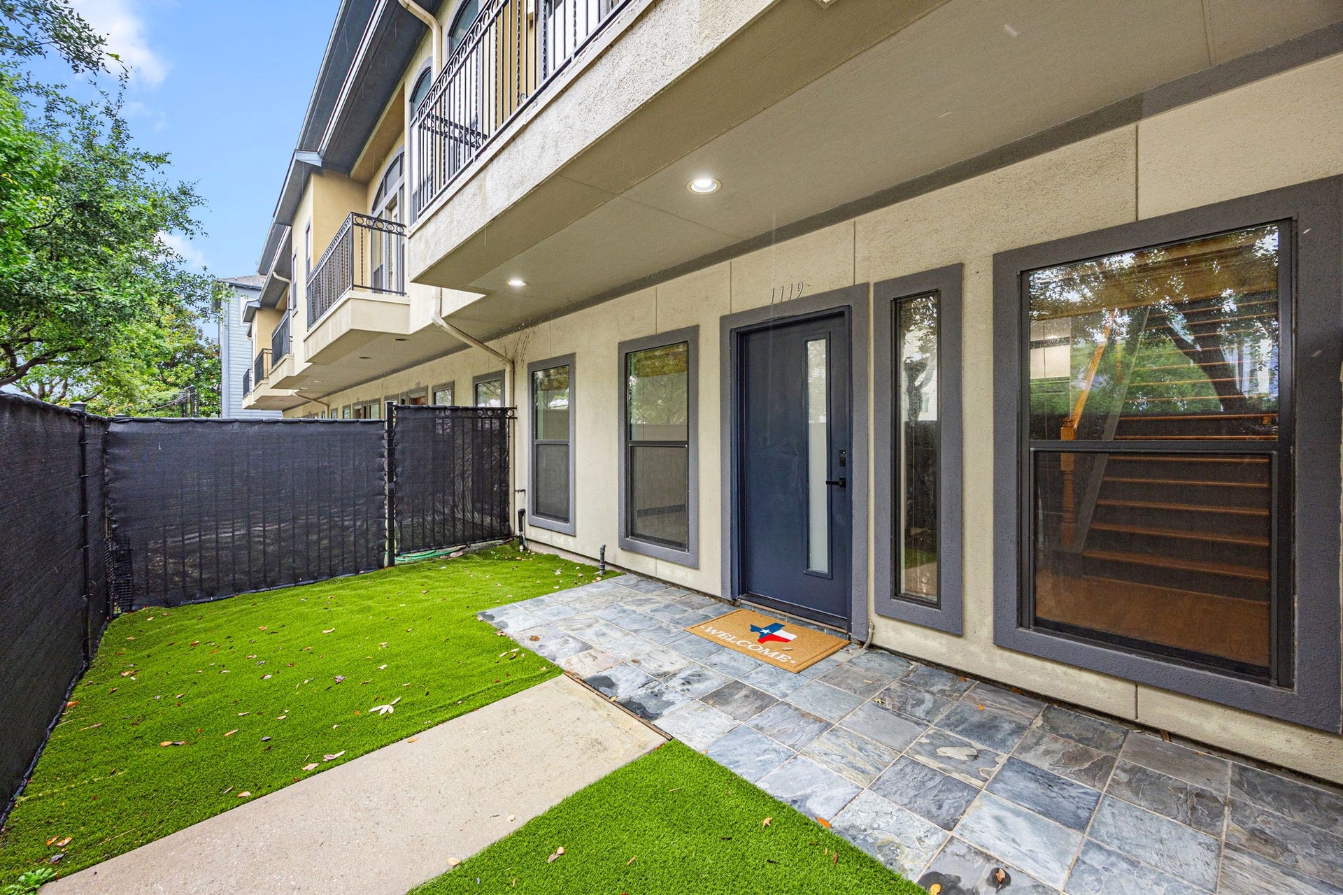 1119 Saint Charles Street, Houston, TX 77003 1119 Saint Charles Street, Houston, TX 77003