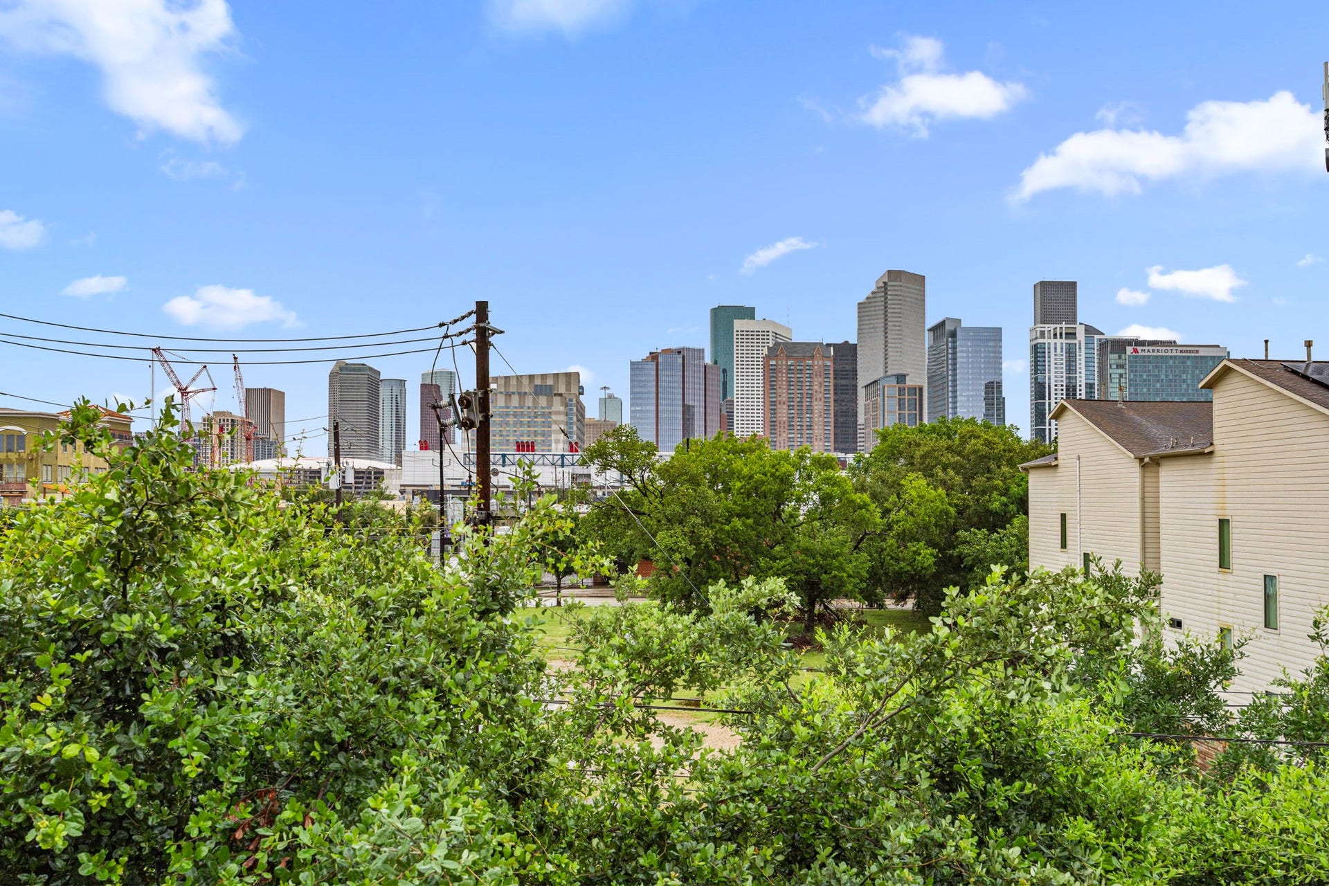 1119 Saint Charles Street, Houston, TX 77003 1119 Saint Charles Street, Houston, TX 77003