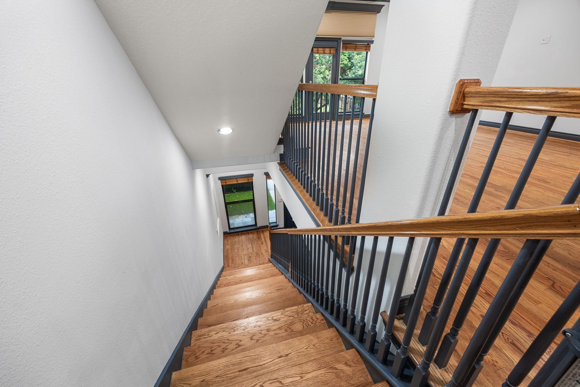 1119 Saint Charles Street, Houston, TX 77003 1119 Saint Charles Street, Houston, TX 77003