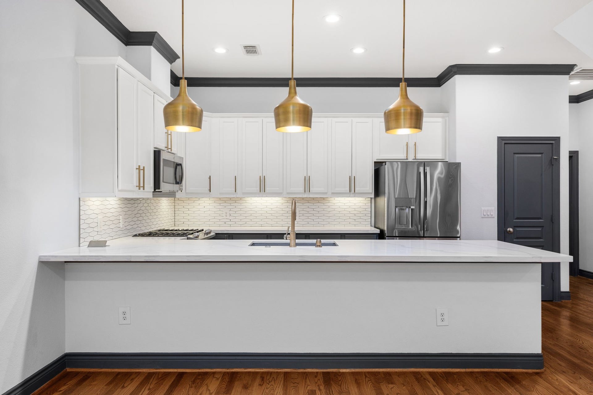 1119 Saint Charles Street, Houston, TX 77003 1119 Saint Charles Street, Houston, TX 77003