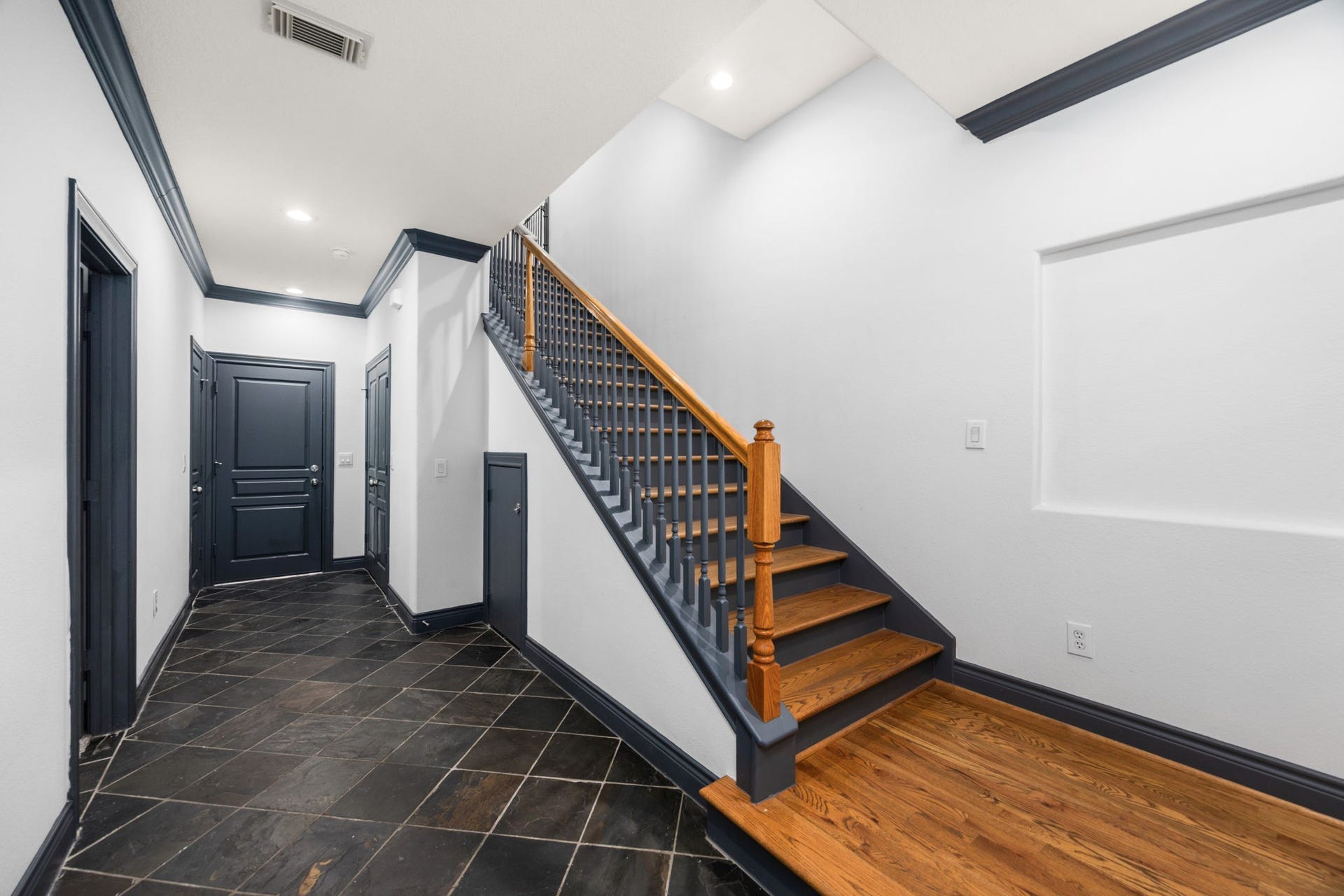 1119 Saint Charles Street, Houston, TX 77003 1119 Saint Charles Street, Houston, TX 77003