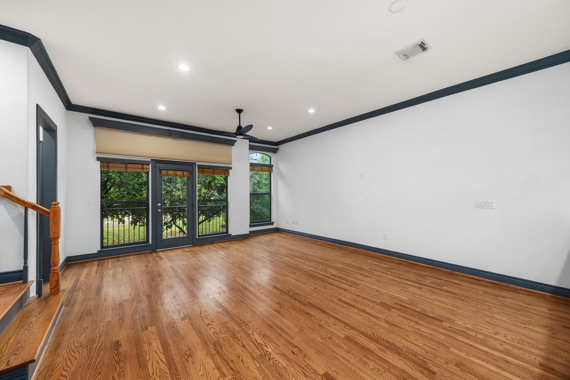 1119 Saint Charles Street, Houston, TX 77003 1119 Saint Charles Street, Houston, TX 77003