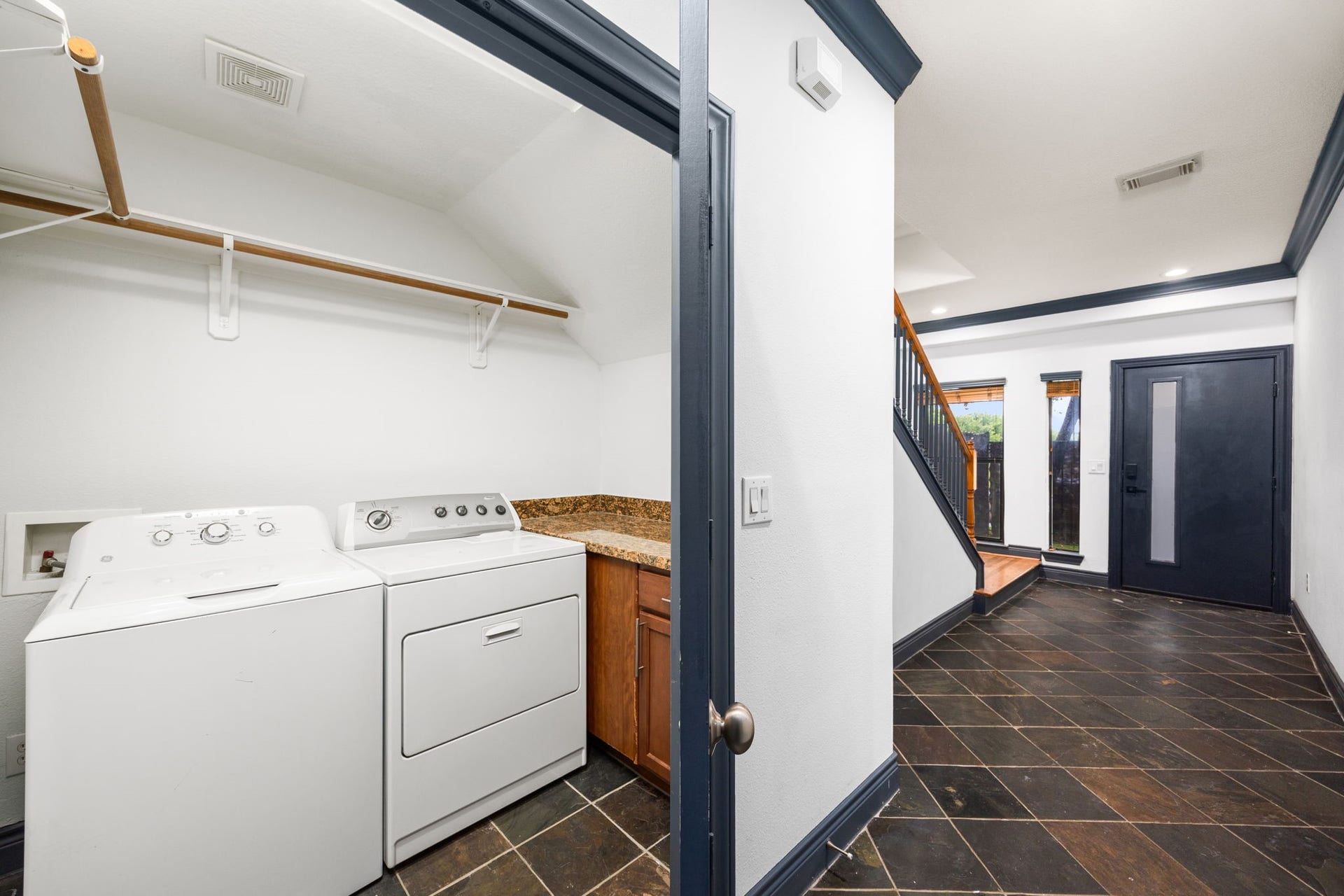 1119 Saint Charles Street, Houston, TX 77003 1119 Saint Charles Street, Houston, TX 77003