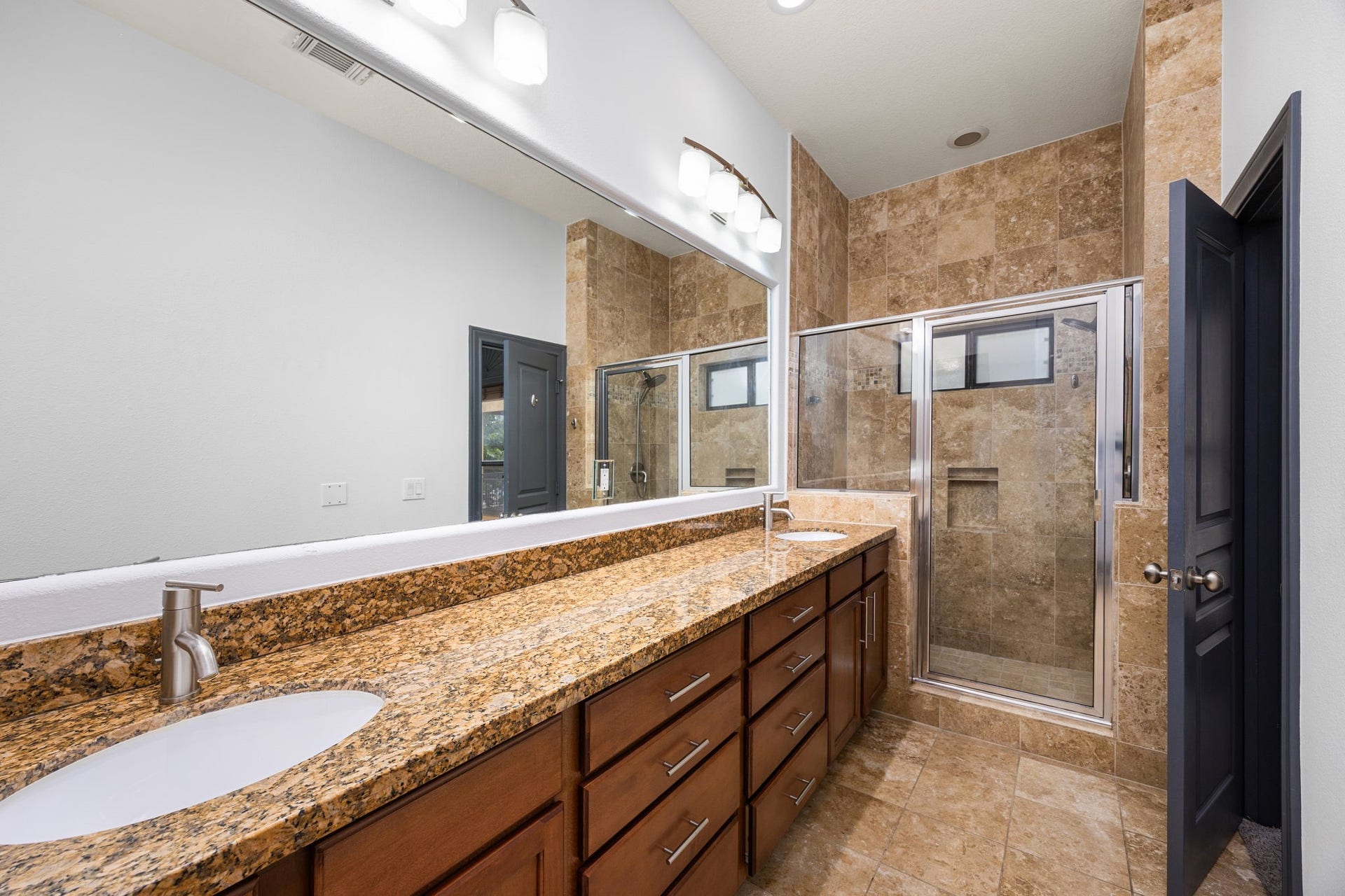 1119 Saint Charles Street, Houston, TX 77003 1119 Saint Charles Street, Houston, TX 77003