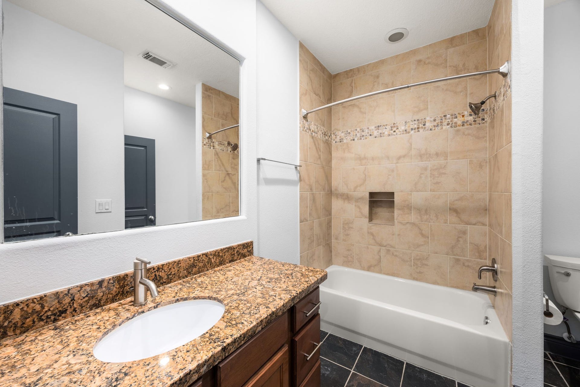 1119 Saint Charles Street, Houston, TX 77003 1119 Saint Charles Street, Houston, TX 77003