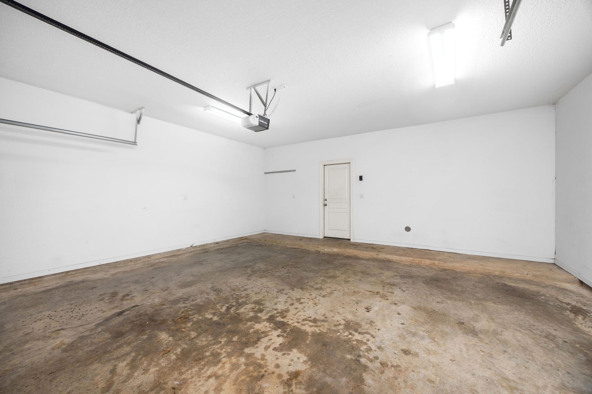 1119 Saint Charles Street, Houston, TX 77003 1119 Saint Charles Street, Houston, TX 77003