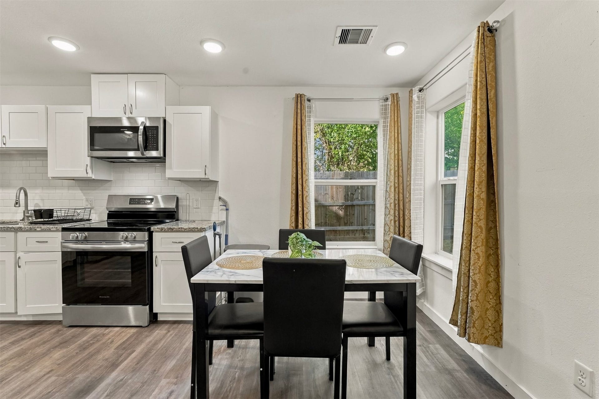 7813 Sandy Street, #B, Houston, TX 77028