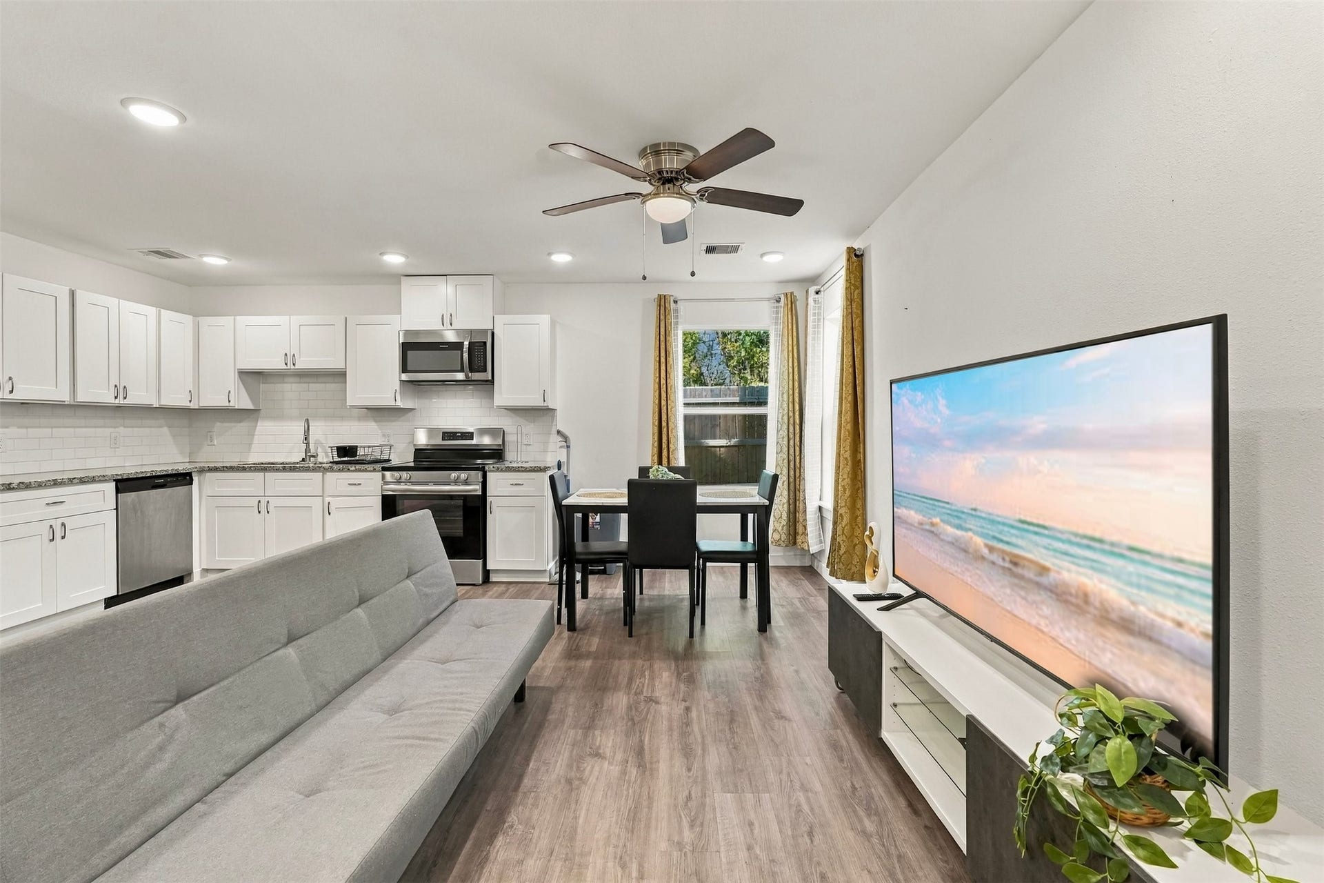 7813 Sandy Street, #B, Houston, TX 77028