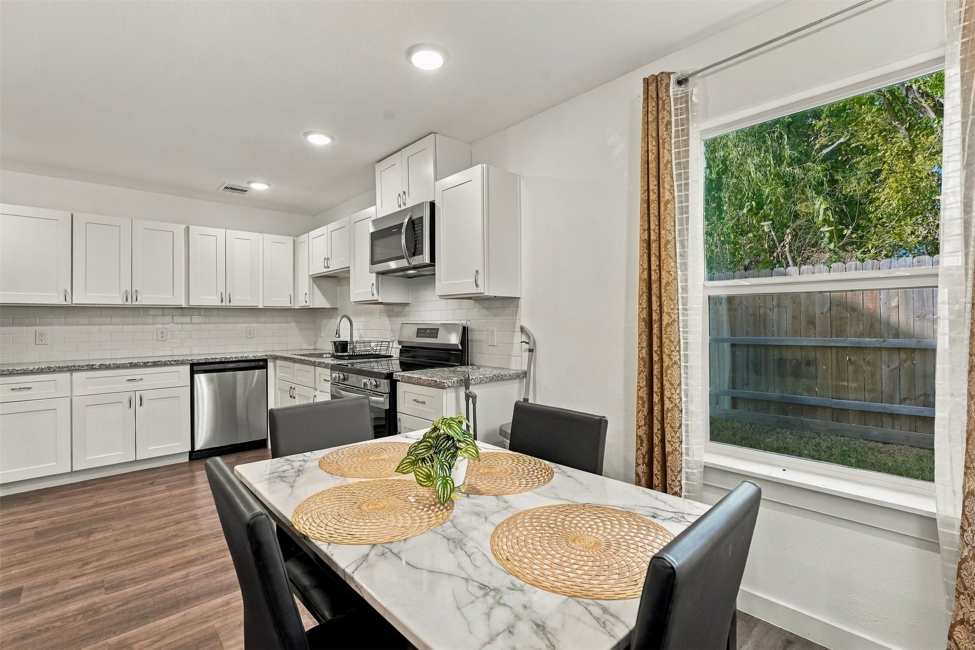 7813 Sandy Street, #B, Houston, TX 77028