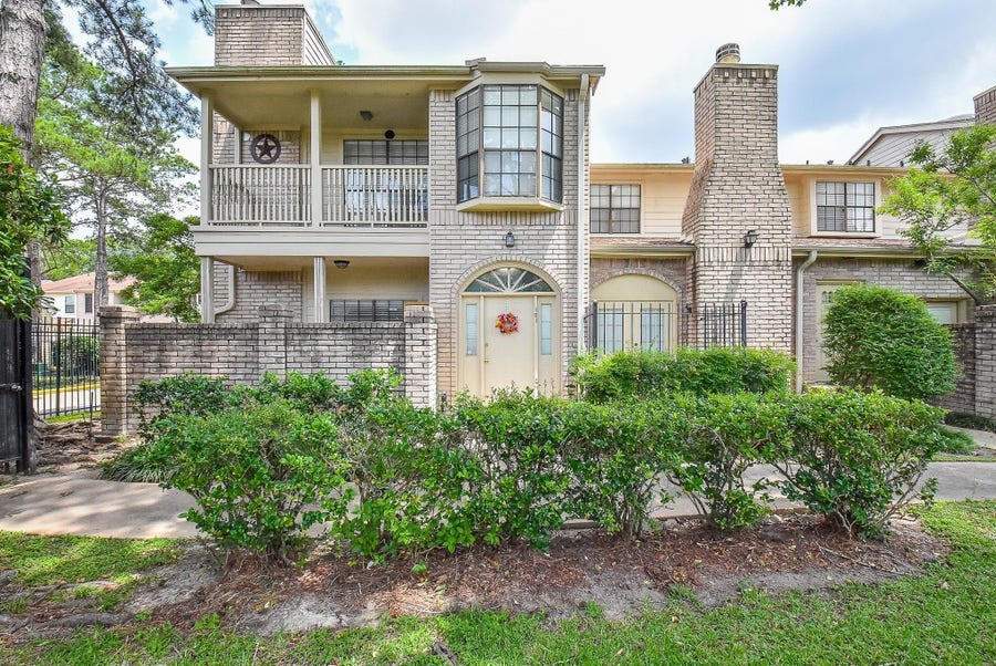 Property photo for 800 Country Place Drive, #101, Houston, TX