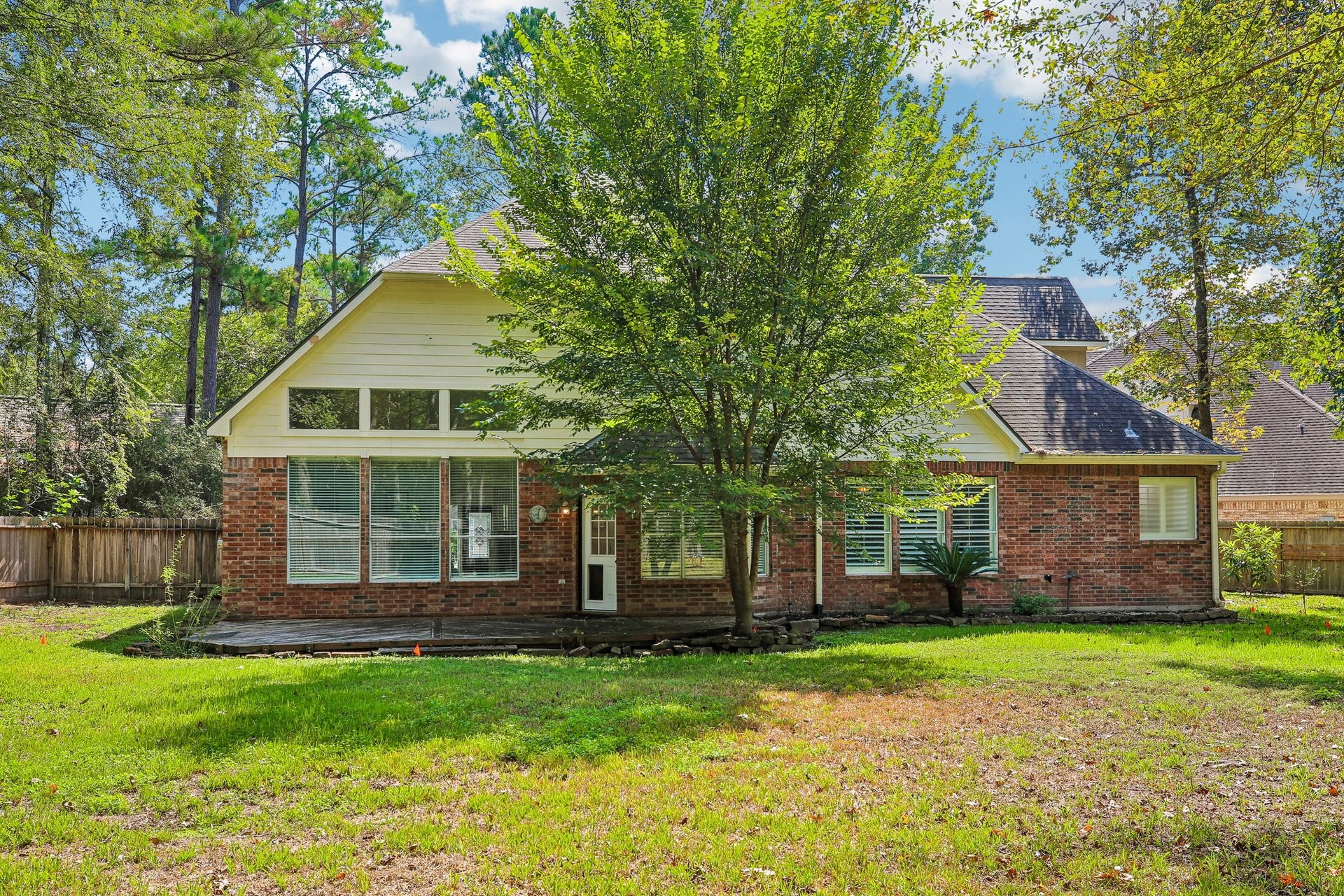 14 Guinevere Place, The Woodlands, TX 77384 14 Guinevere Place, The Woodlands, TX 77384