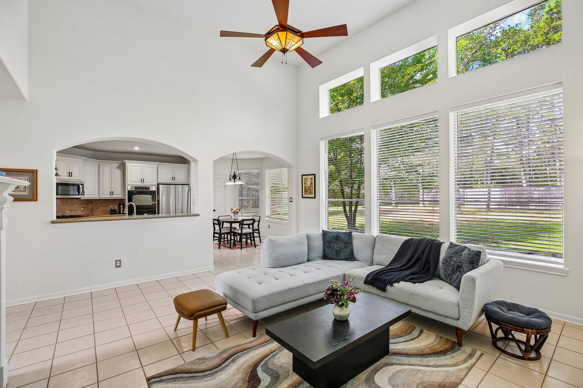 14 Guinevere Place, The Woodlands, TX 77384 14 Guinevere Place, The Woodlands, TX 77384
