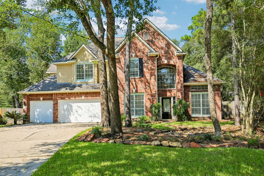 Property photo for 14 Guinevere Place, The Woodlands, TX