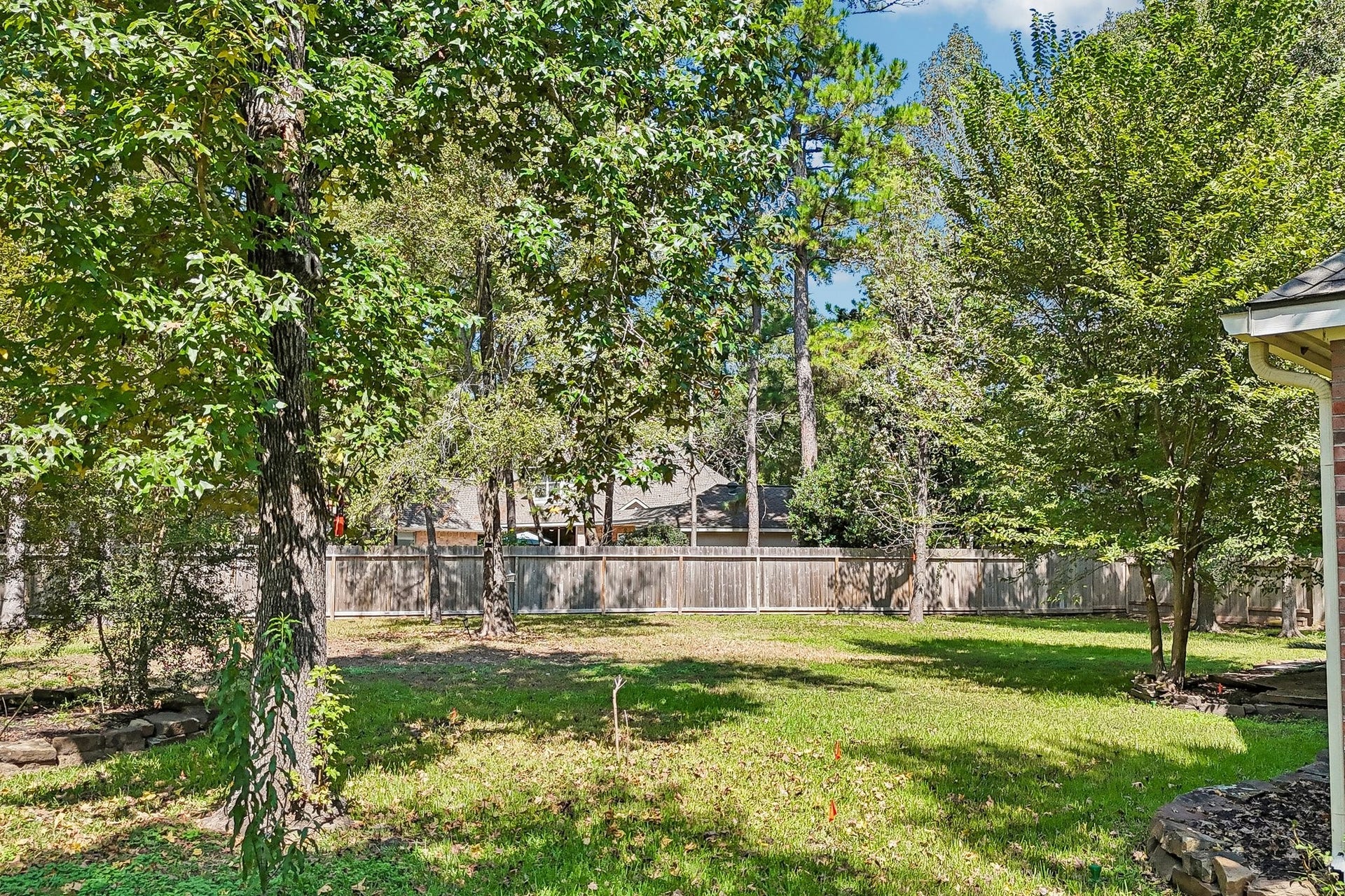 14 Guinevere Place, The Woodlands, TX 77384 14 Guinevere Place, The Woodlands, TX 77384