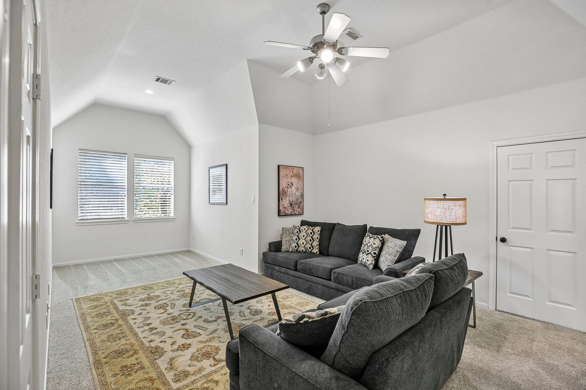 14 Guinevere Place, The Woodlands, TX 77384 14 Guinevere Place, The Woodlands, TX 77384