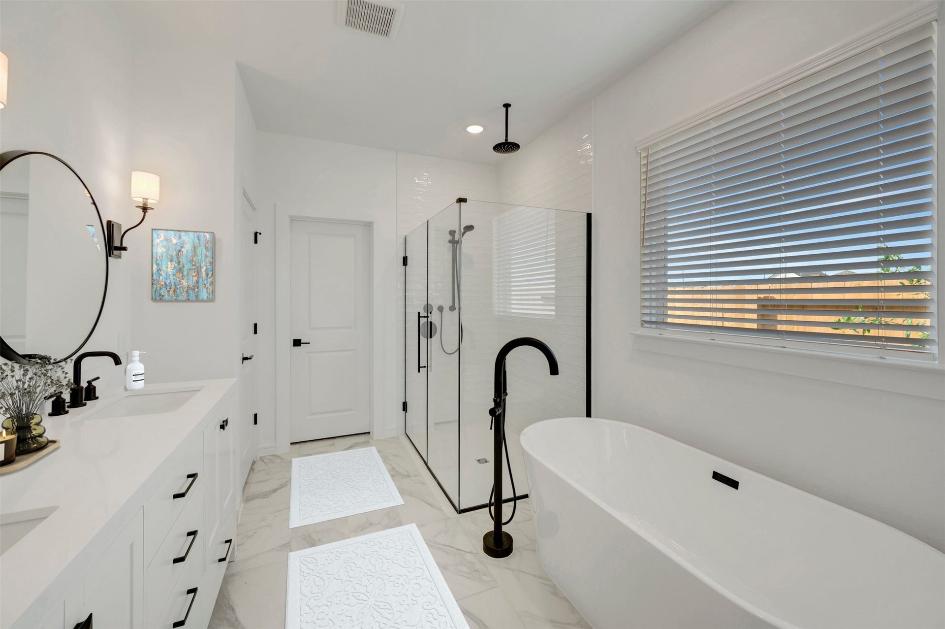 3018 Troubadour Drive, Crosby, TX 77532 Spa-like primary bath (*Photo not of actual home and used for illustration purposes only.)