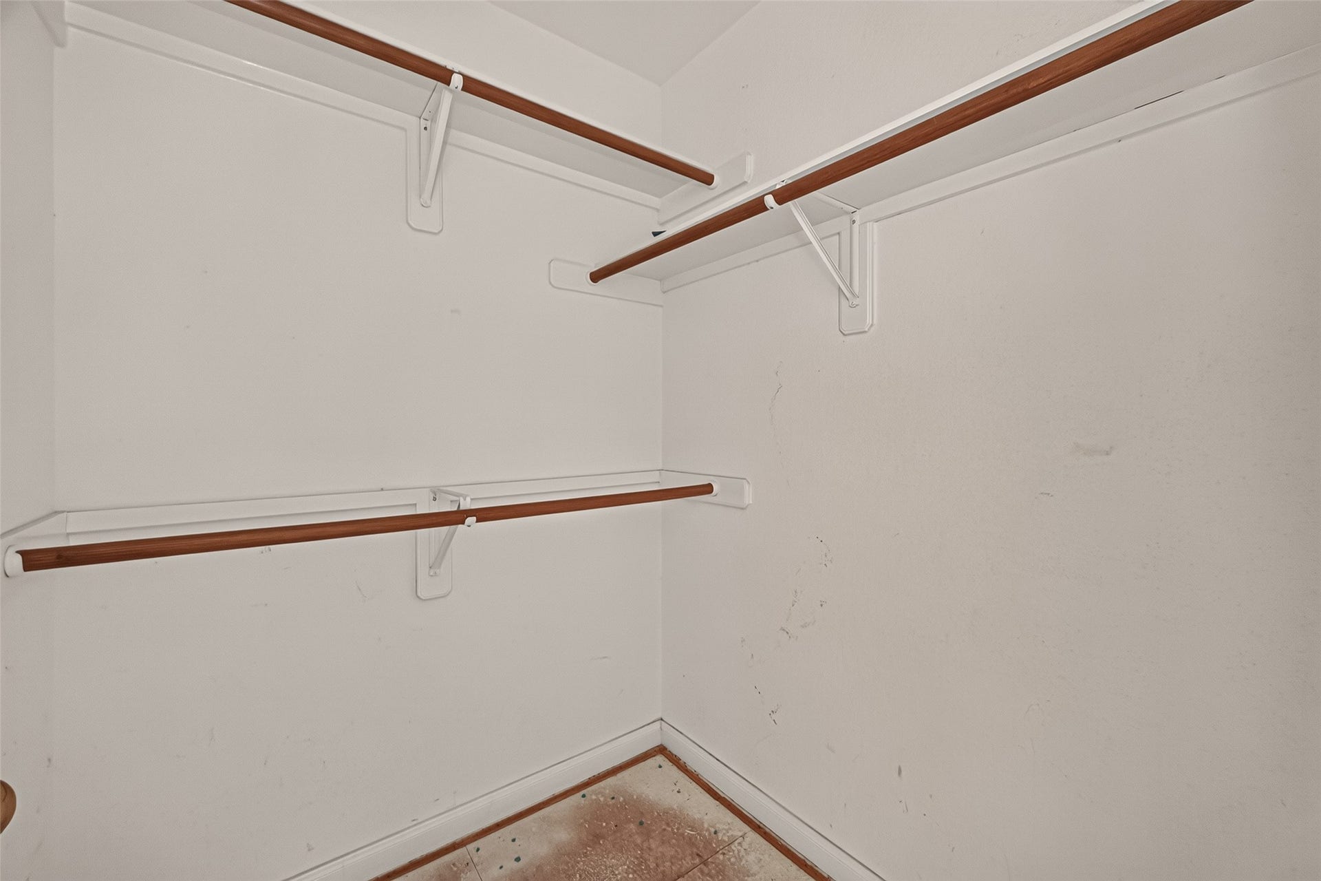 2602 Pinebend Drive, Pearland, TX 77584 More secondary bedroom closet space