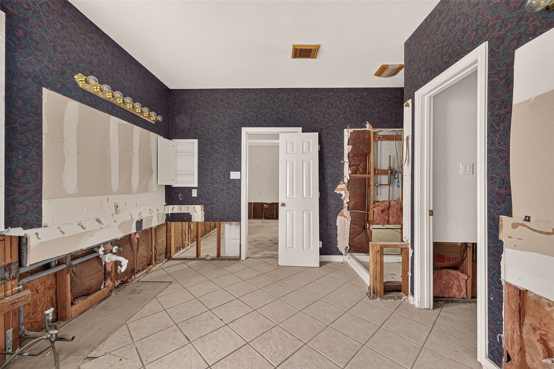 2602 Pinebend Drive, Pearland, TX 77584 Primary bathroom is plumbed for 2 vanities, corner jetted tub, separate shower and toilet area. 2 clothes closets and a utility closet are located on the opposite side of the bathroom (not shown in picture).