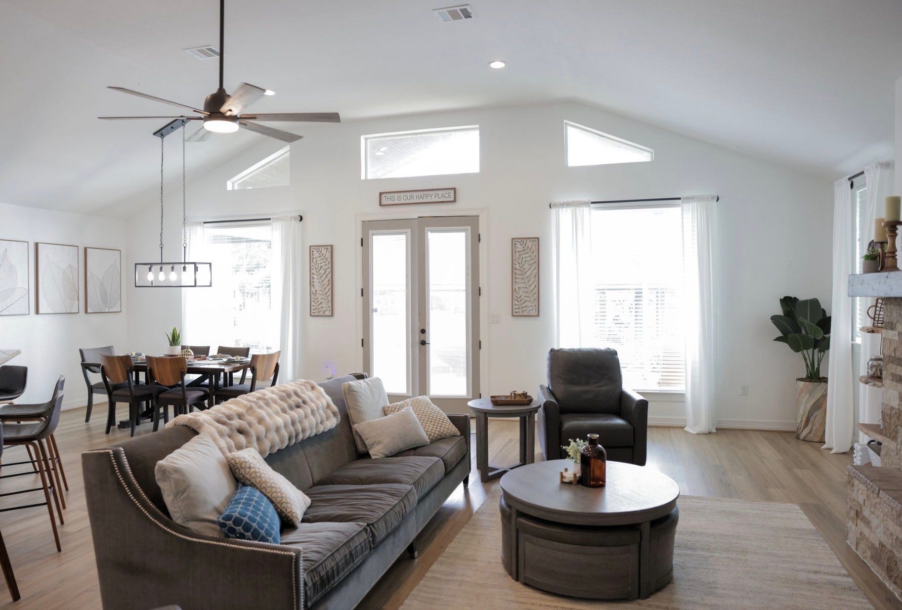 13103 Point Drive, Willis, TX 77318 Large windows!