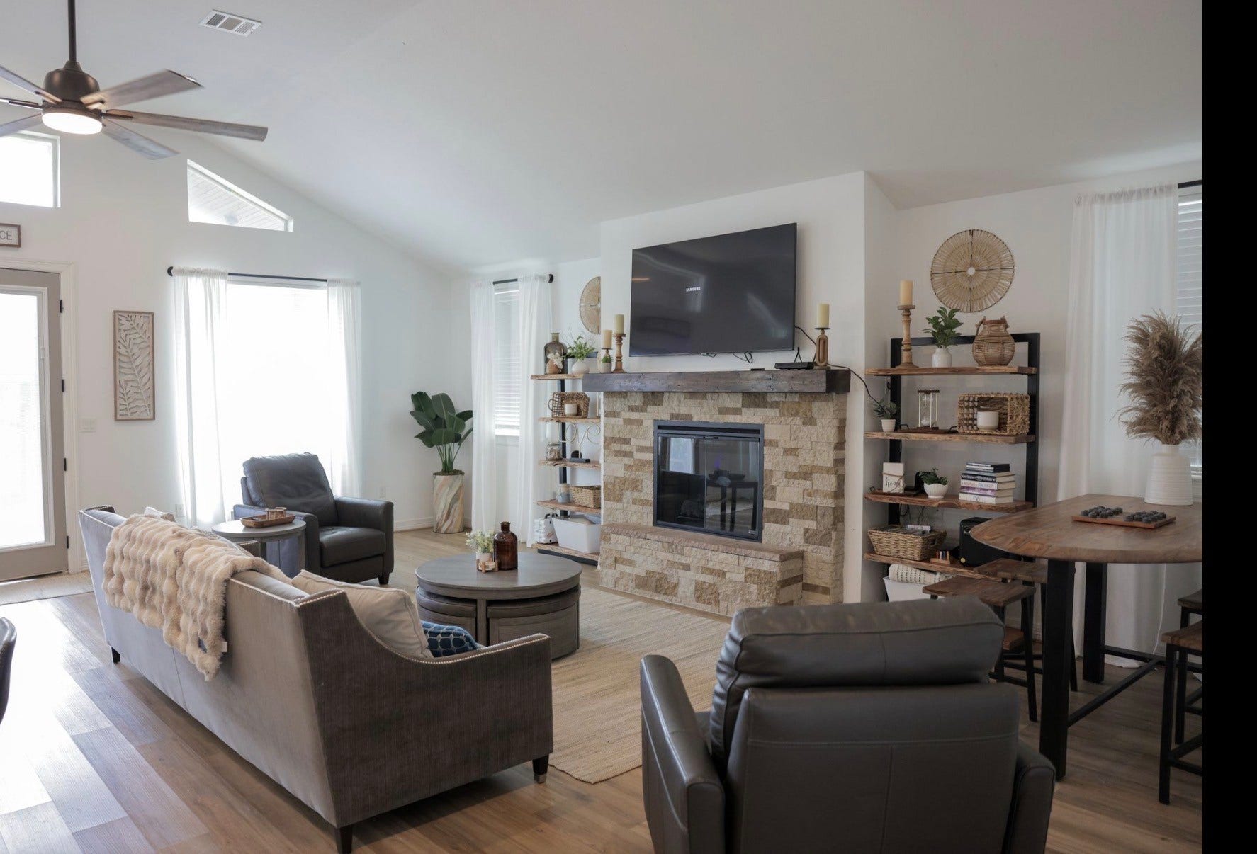 13103 Point Drive, Willis, TX 77318 Stacked stone fireplace!