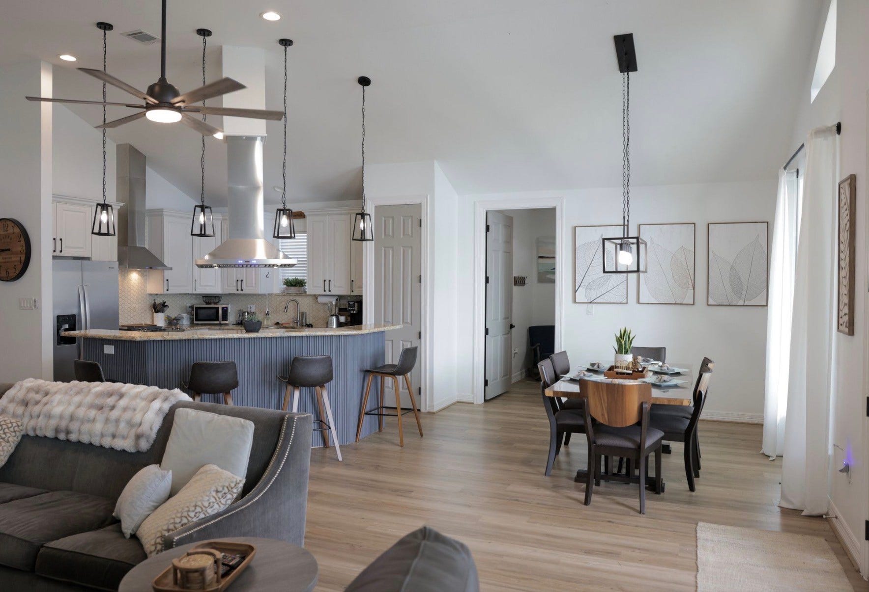 13103 Point Drive, Willis, TX 77318 Entertaining space!