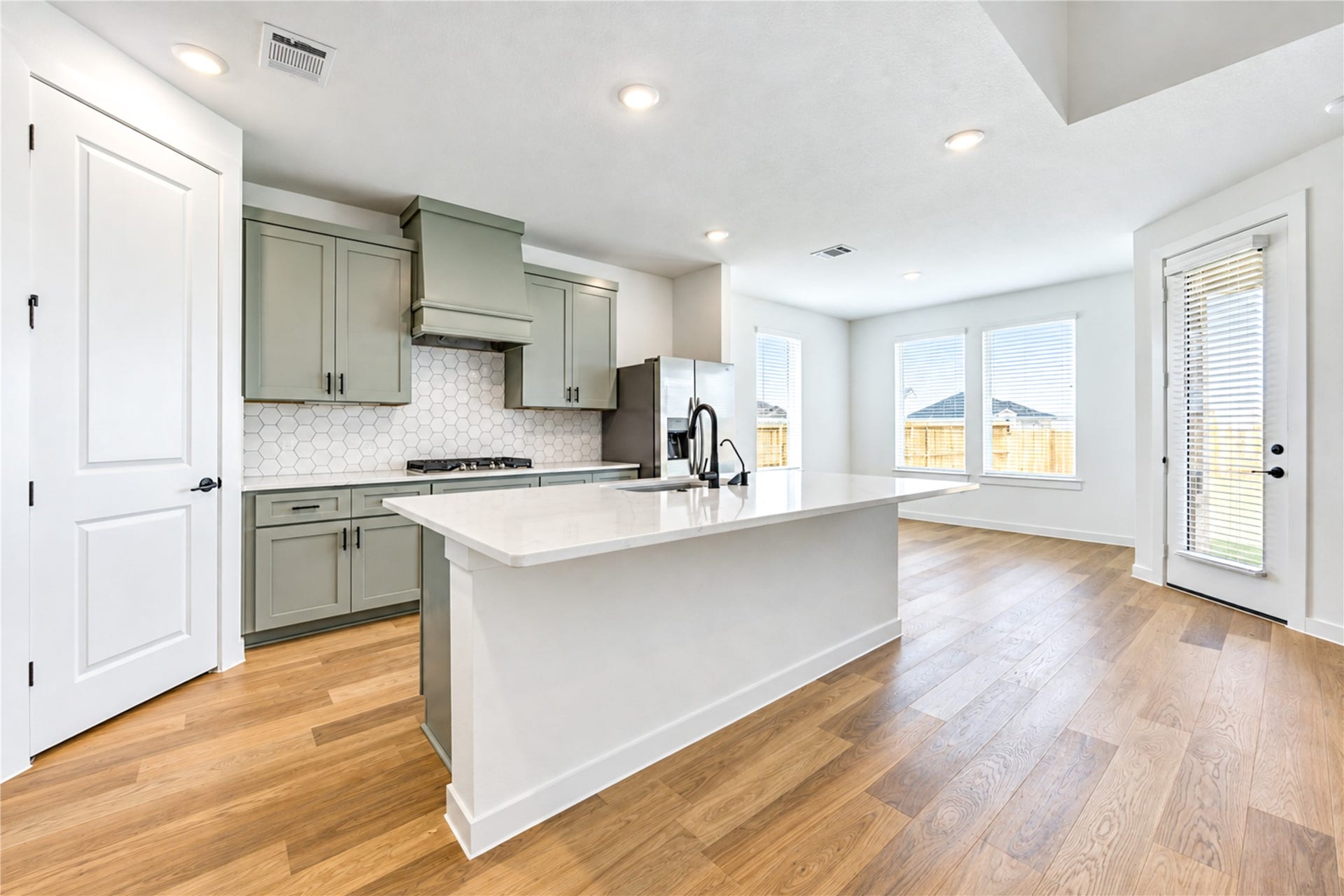 2305 Poseidon Street, League City, TX 77573 2305 Poseidon Street, League City, TX 77573