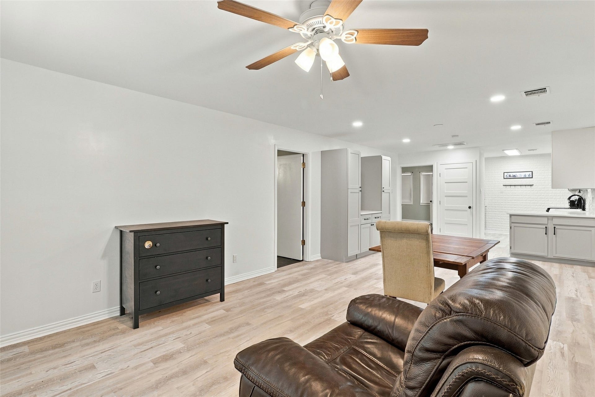 8714 Holly Hills Drive, Tomball, TX 77375 8714 Holly Hills Drive, Tomball, TX 77375