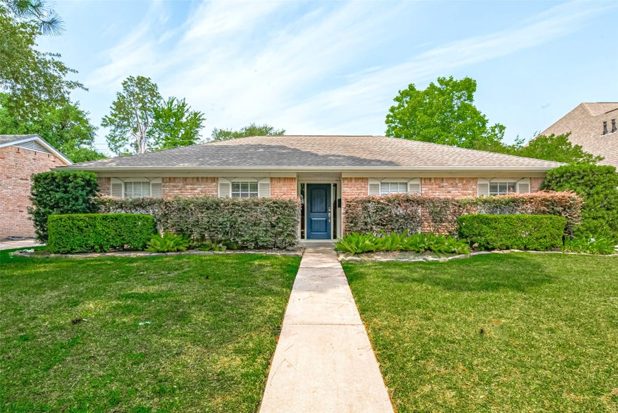 Property photo for 927 Carlingford Lane, Houston, TX