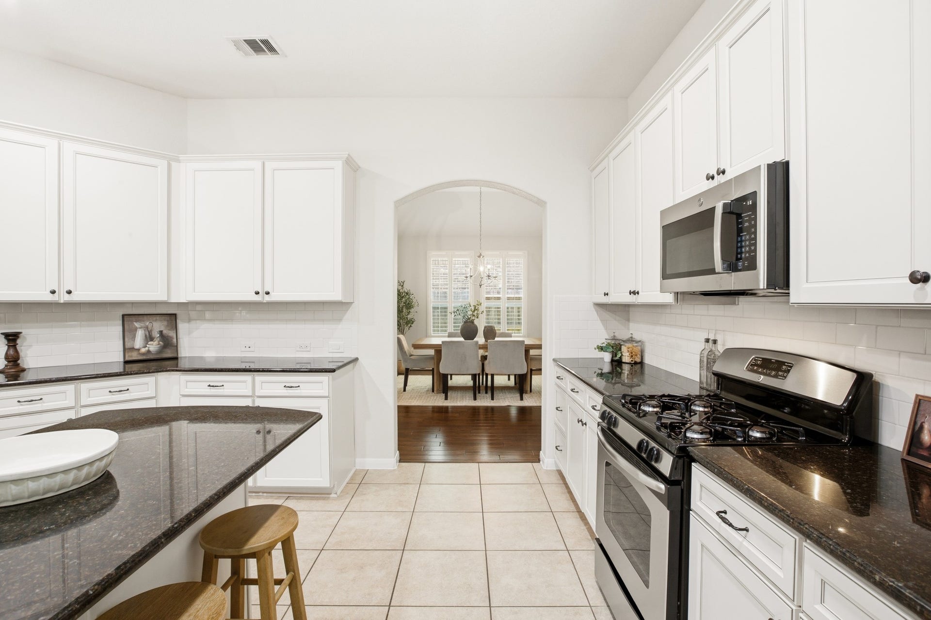 9731 Carina Forest Court, Humble, TX 77396 Easy access to kitchen and living area making this space great for entertaining.