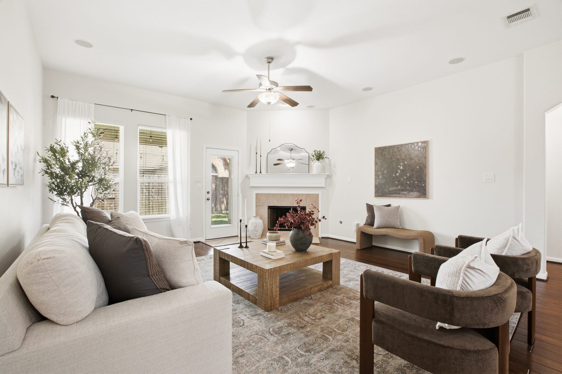9731 Carina Forest Court, Humble, TX 77396 The type of space that just feels like home.