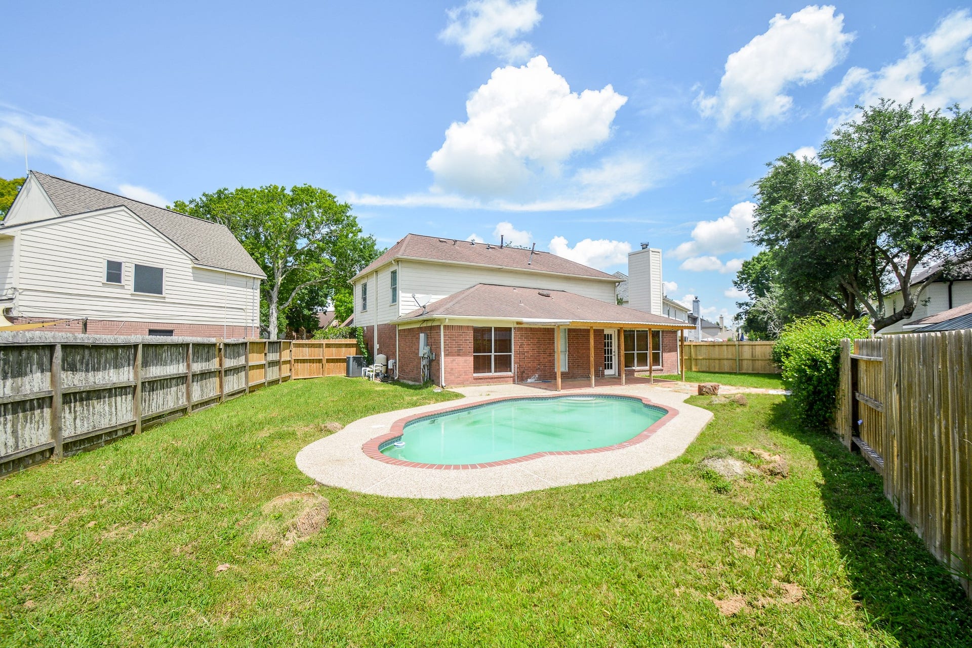 4013 Ivywood Drive, Pearland, TX 77584 Backyard Pool