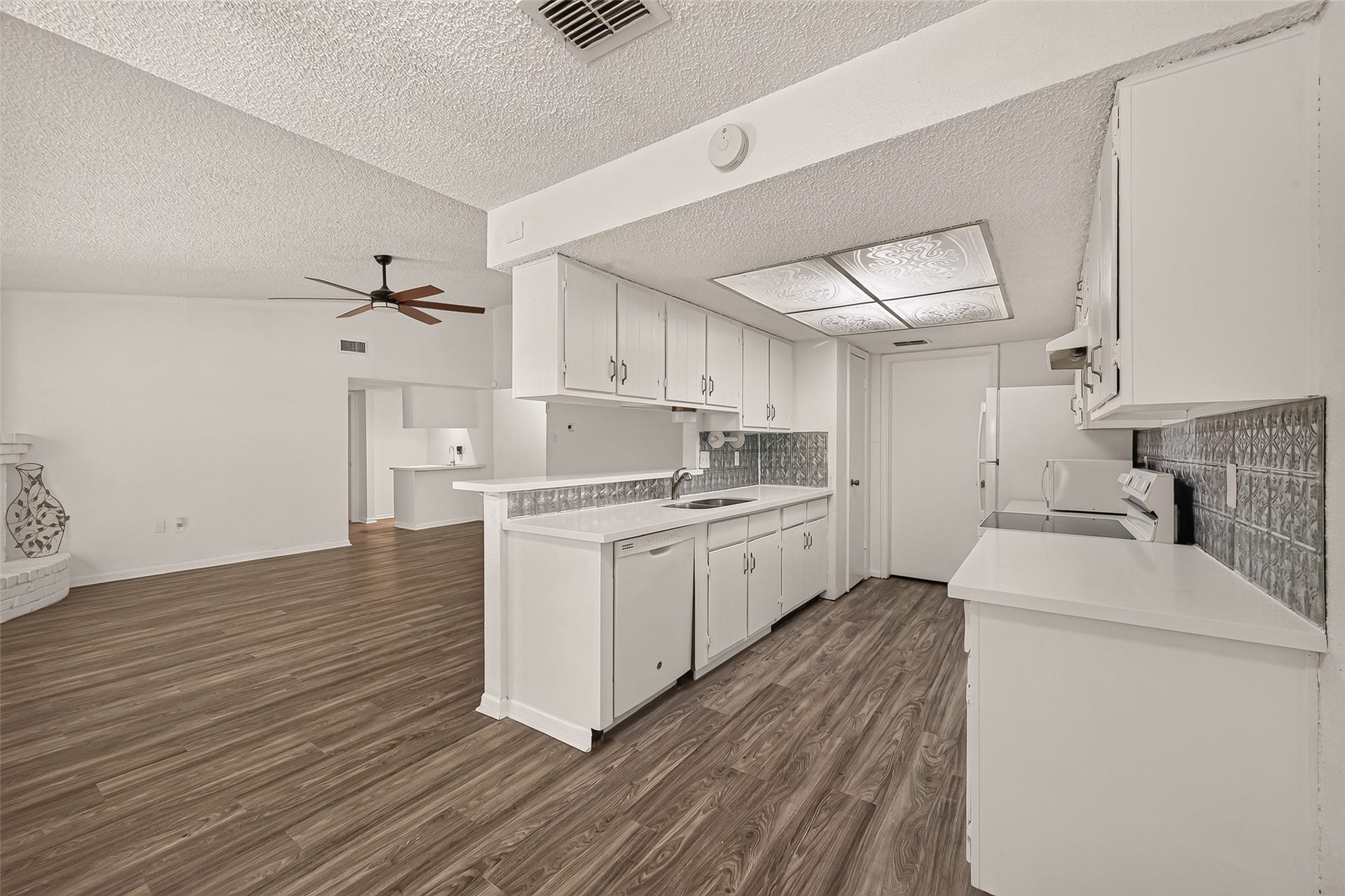 1910 Blindlake Drive, Houston, TX 77084 1910 Blindlake Drive, Houston, TX 77084