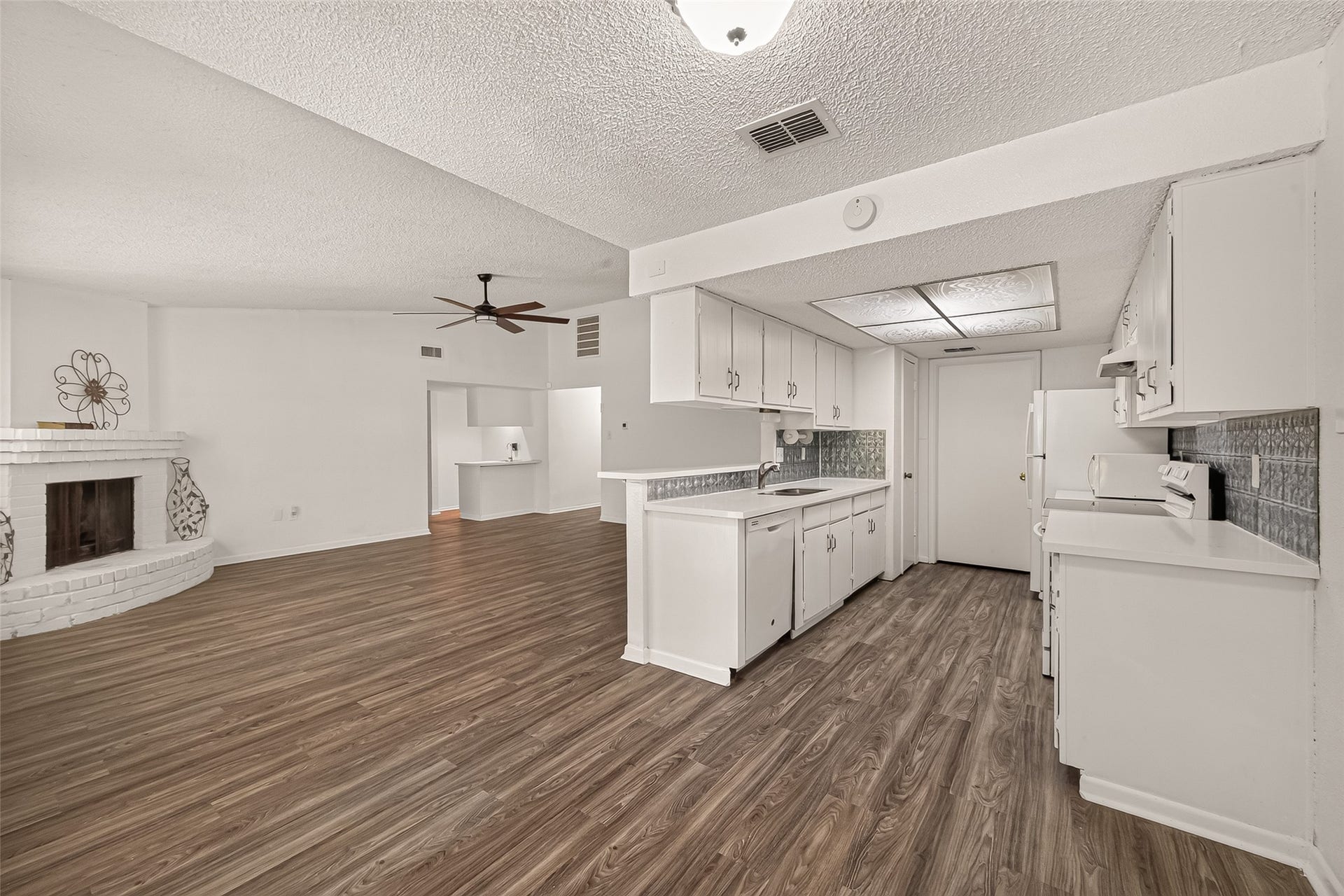 1910 Blindlake Drive, Houston, TX 77084 1910 Blindlake Drive, Houston, TX 77084