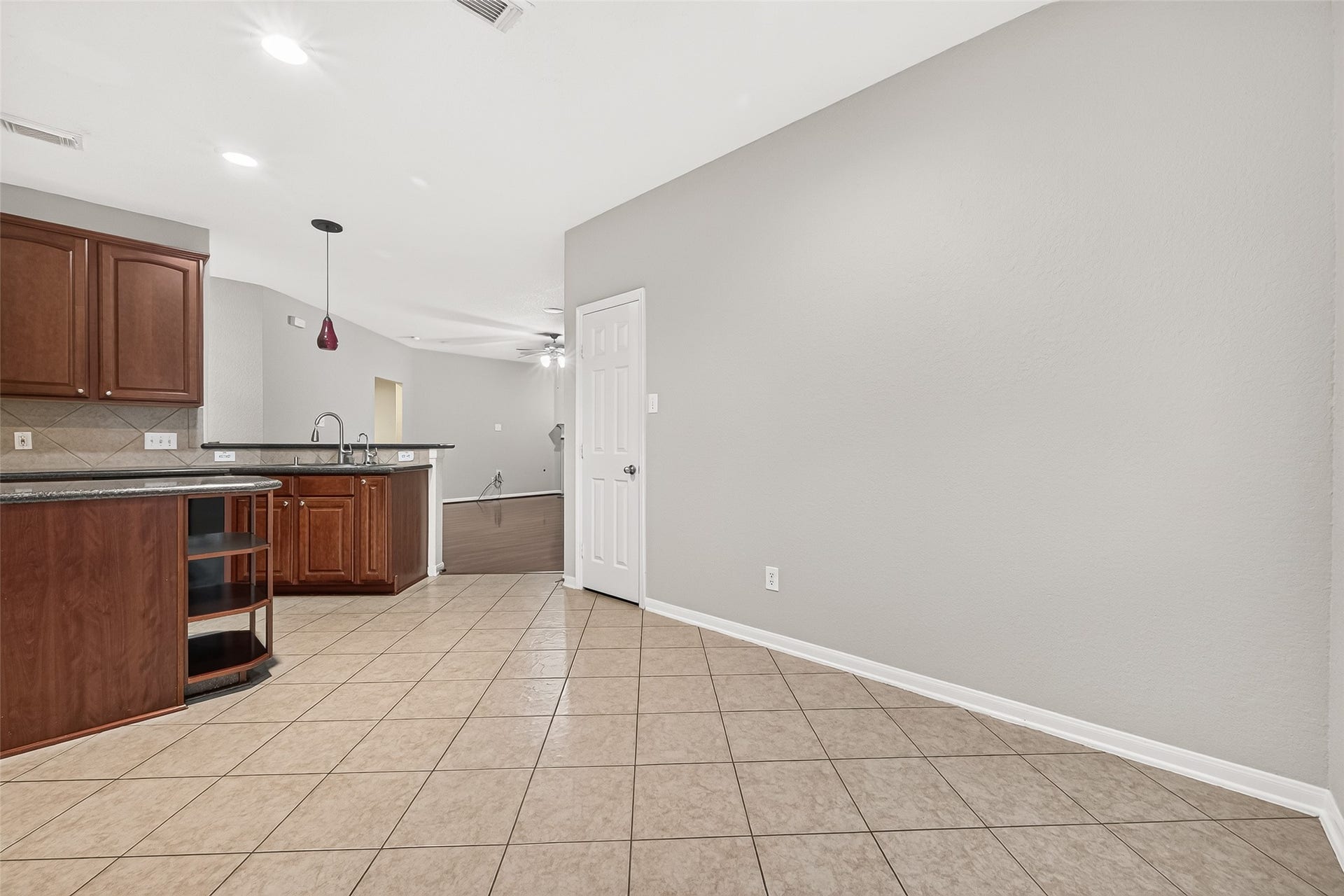 7519 TRAIL HOLLOW, Missouri City, TX 77459 7519 TRAIL HOLLOW, Missouri City, TX 77459