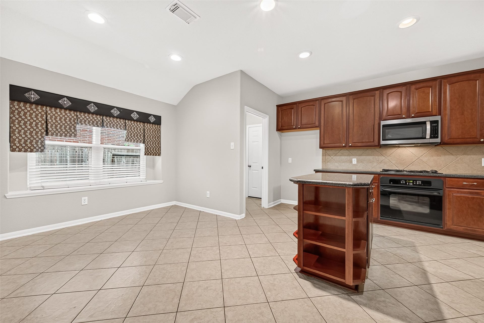 7519 TRAIL HOLLOW, Missouri City, TX 77459 7519 TRAIL HOLLOW, Missouri City, TX 77459