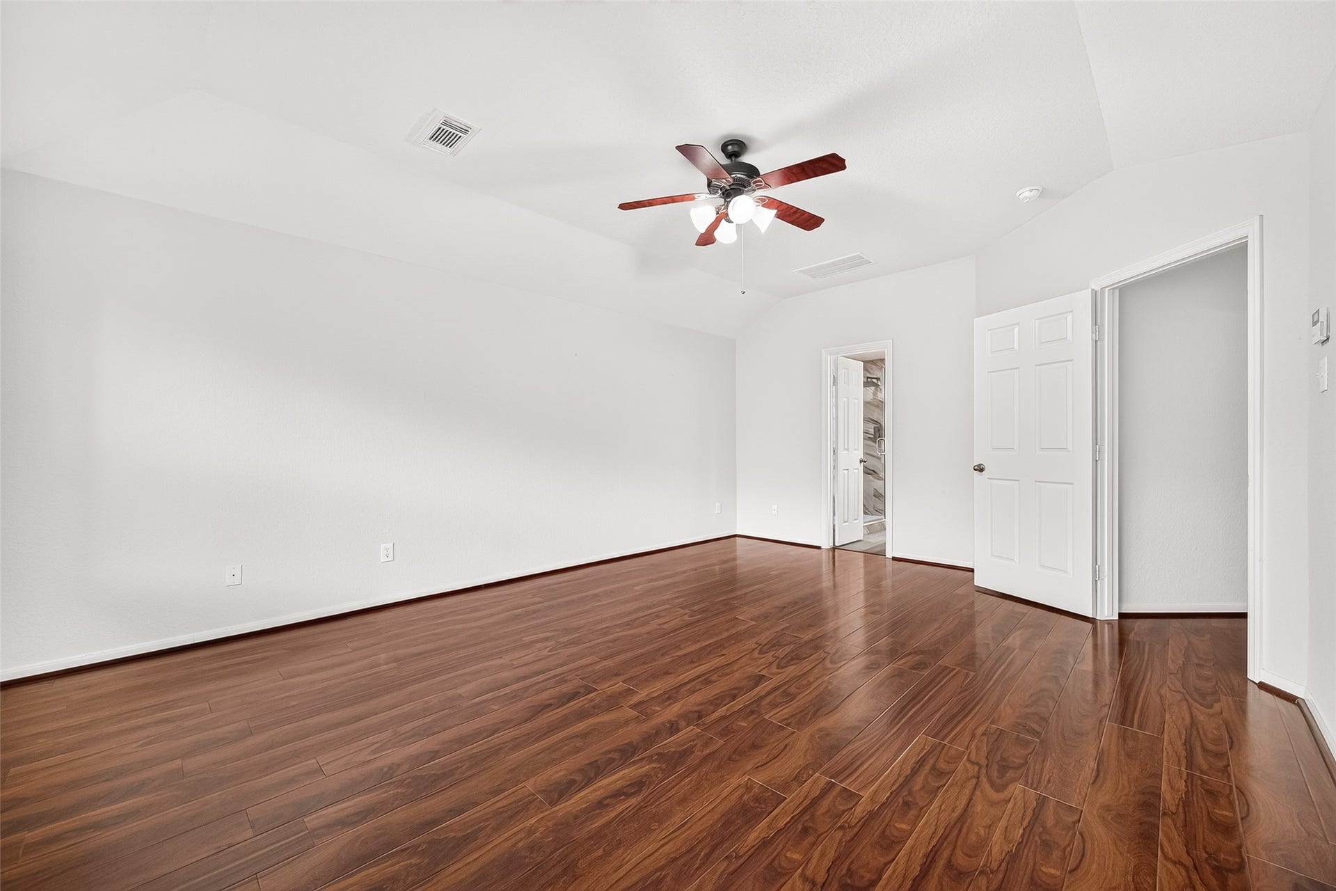 7519 TRAIL HOLLOW, Missouri City, TX 77459 7519 TRAIL HOLLOW, Missouri City, TX 77459
