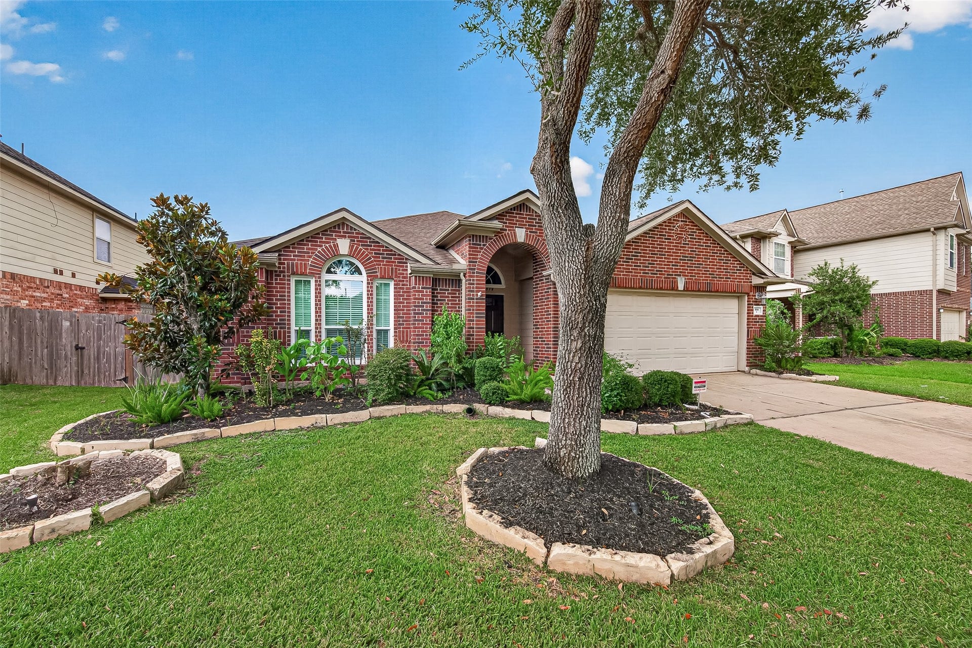 7519 TRAIL HOLLOW, Missouri City, TX 77459 7519 TRAIL HOLLOW, Missouri City, TX 77459