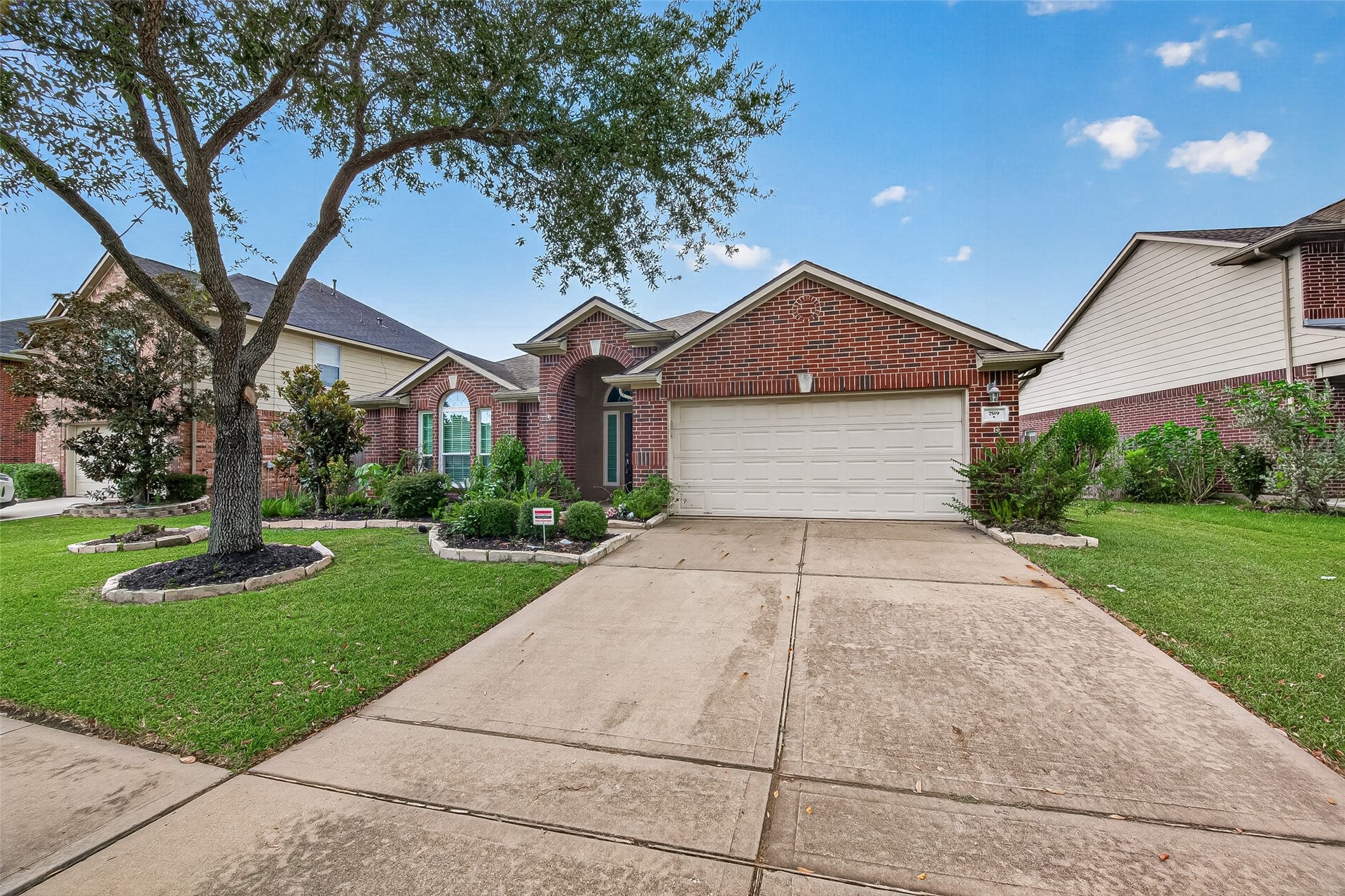 7519 TRAIL HOLLOW, Missouri City, TX 77459 7519 TRAIL HOLLOW, Missouri City, TX 77459
