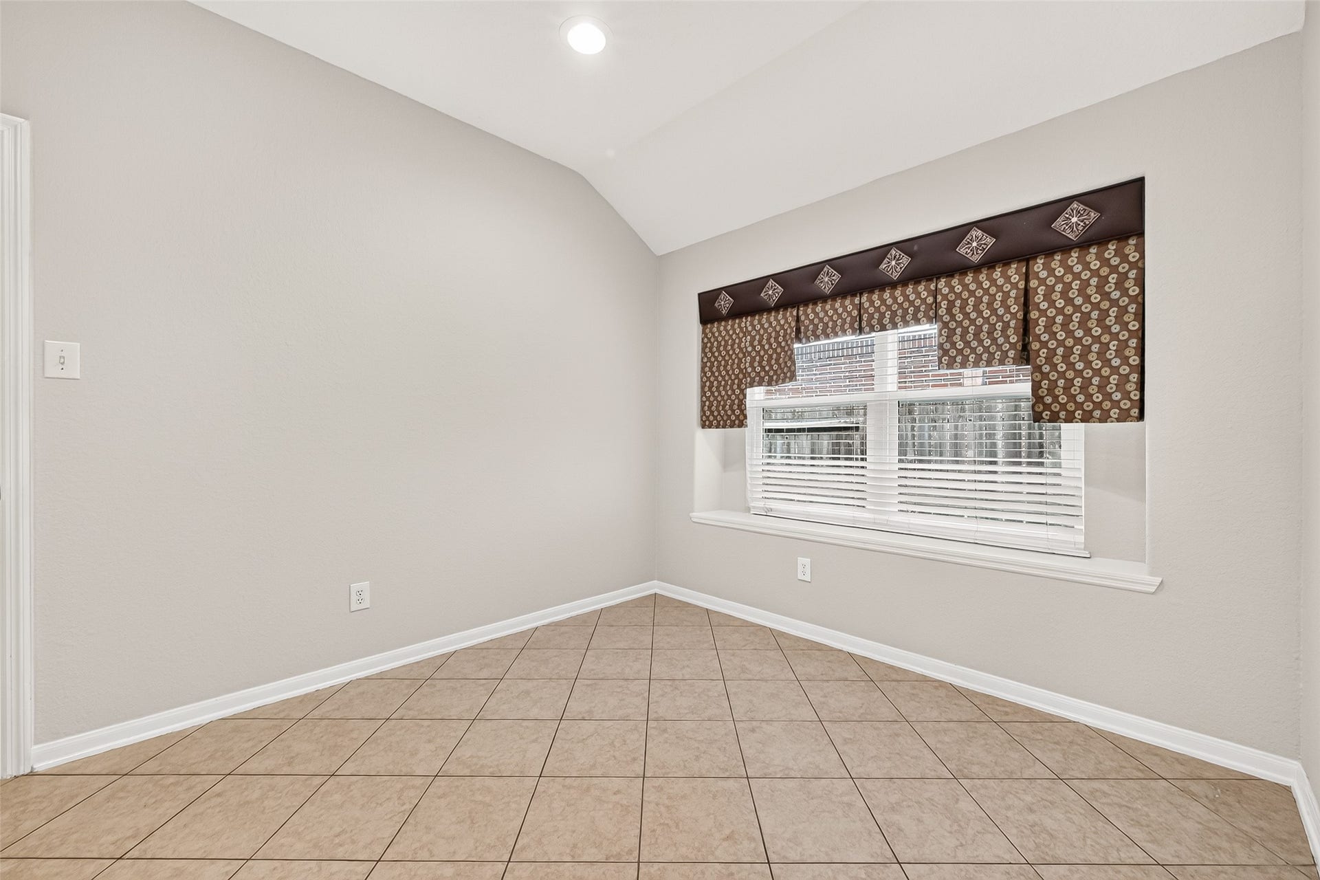 7519 TRAIL HOLLOW, Missouri City, TX 77459 7519 TRAIL HOLLOW, Missouri City, TX 77459