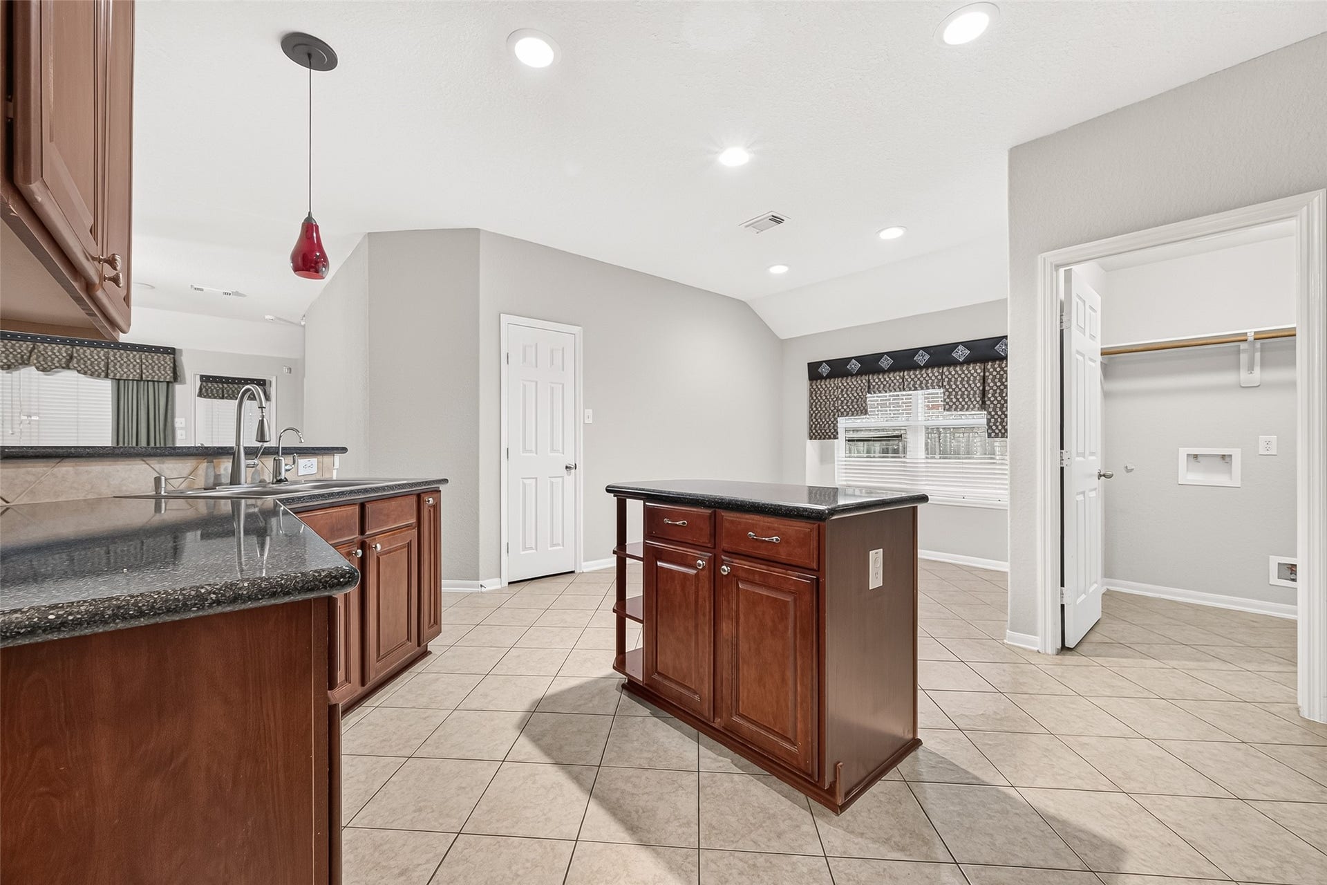 7519 TRAIL HOLLOW, Missouri City, TX 77459 7519 TRAIL HOLLOW, Missouri City, TX 77459