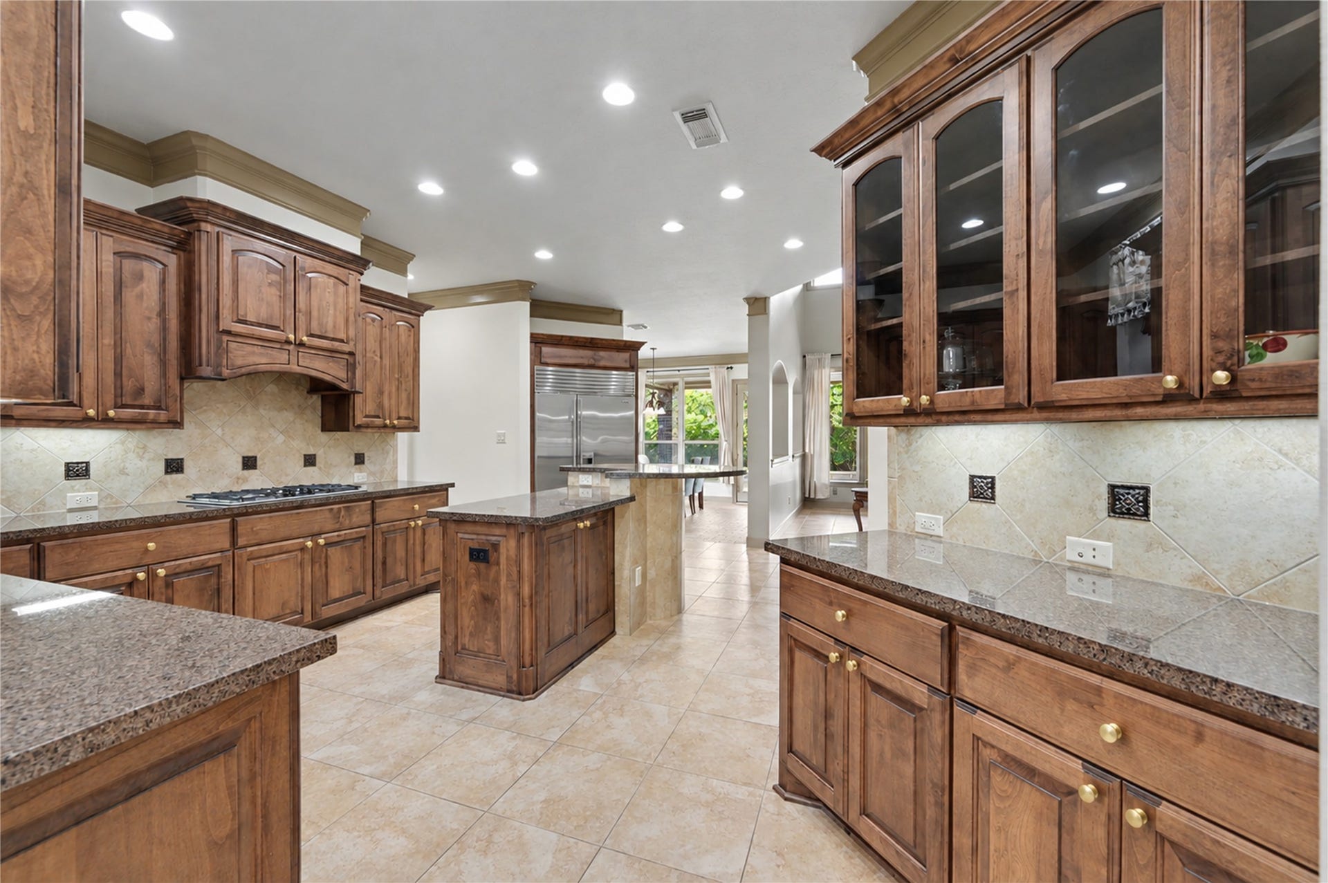 90 Player Oaks Place, The Woodlands, TX 77382