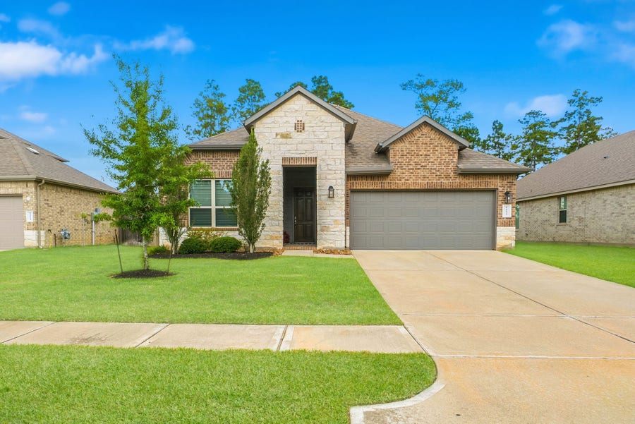 Property photo for 14127 Lake Lodge Drive, Conroe, TX