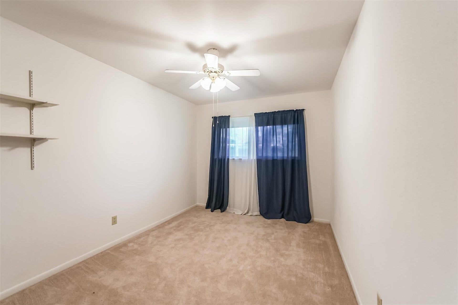 11531 Kirkmeadow Drive, Houston, TX 77089 Third Bedroom