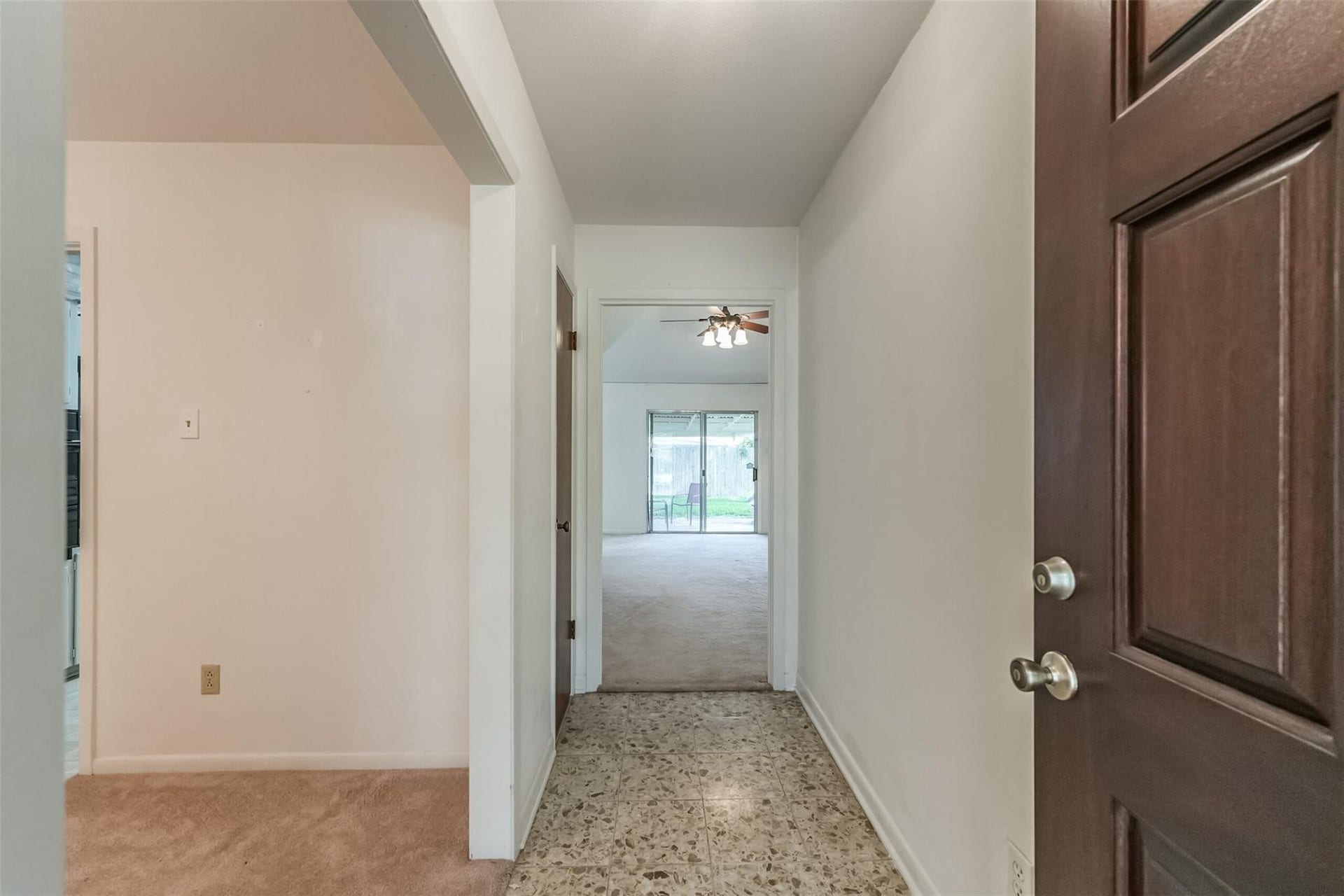 11531 Kirkmeadow Drive, Houston, TX 77089 Entry Way