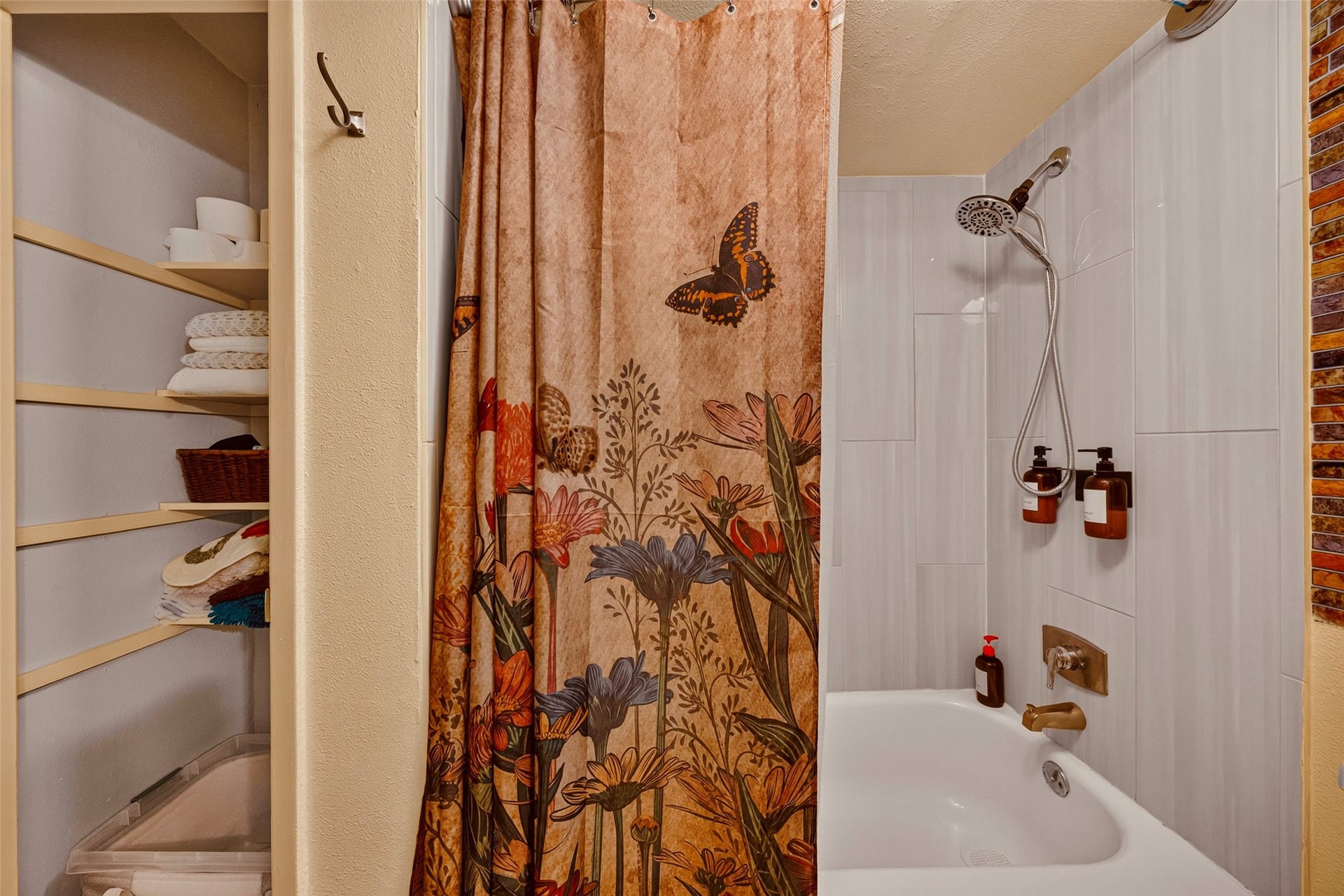 8419 Hearth Drive, #3, Houston, TX 77054 8419 Hearth Drive, #3, Houston, TX 77054