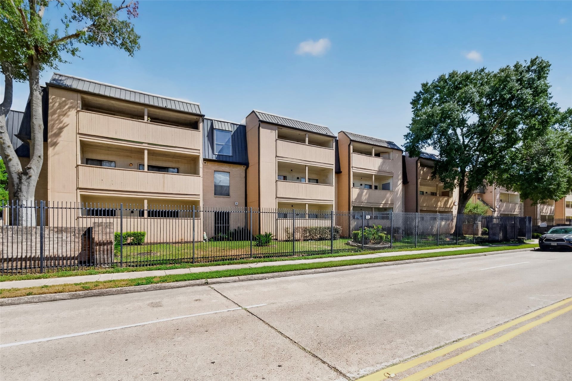 8419 Hearth Drive, #3, Houston, TX 77054 8419 Hearth Drive, #3, Houston, TX 77054