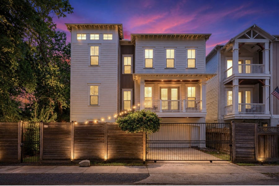Property photo for 1121 Moy Street, Houston, TX